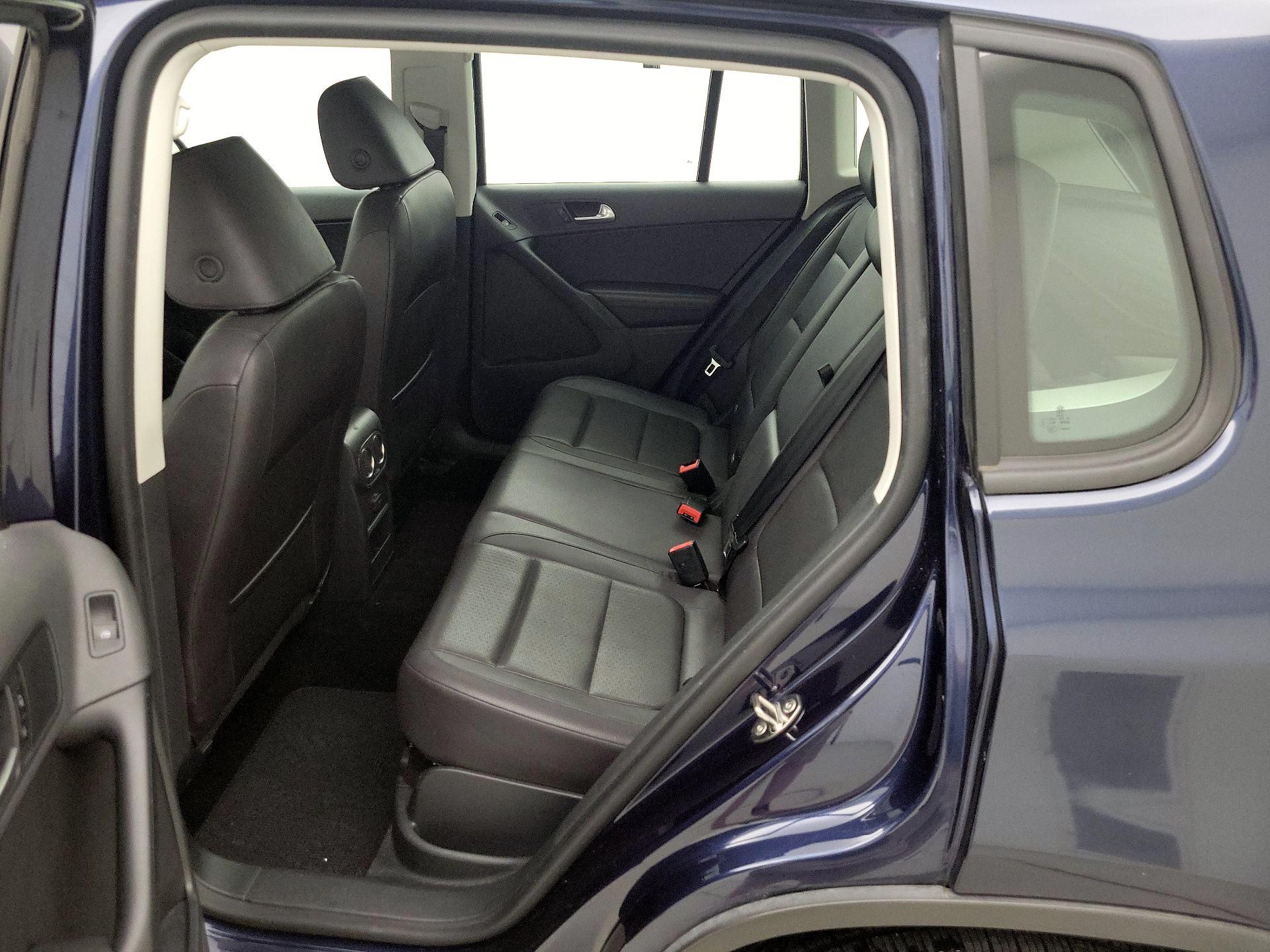 Thumbnail: 2016 Volkswagen Tiguan - 19
