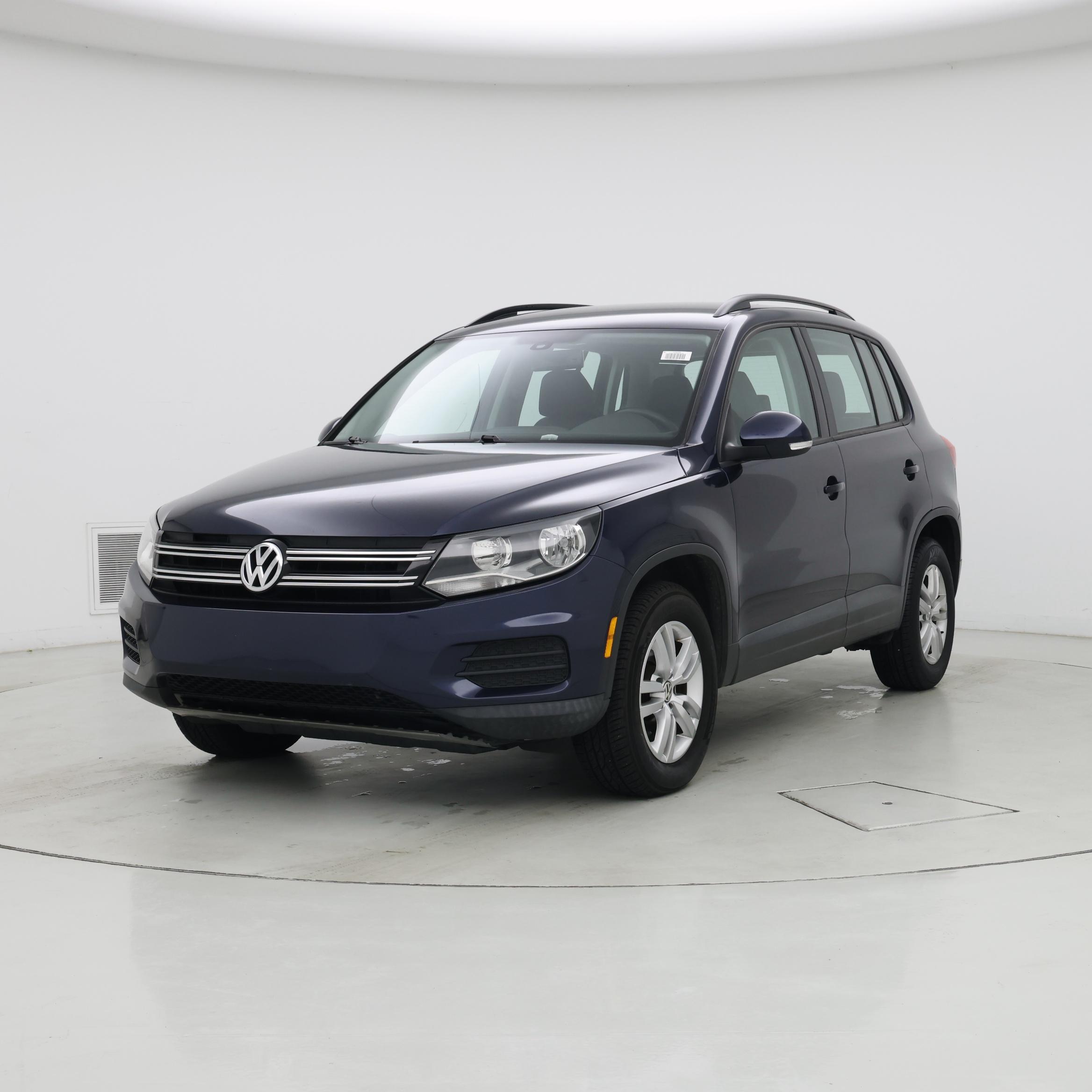 Thumbnail: 2016 Volkswagen Tiguan - 4