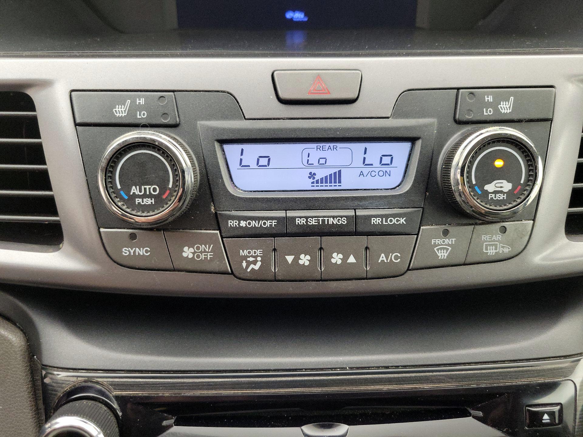 Thumbnail: 2014 Honda Odyssey - 16