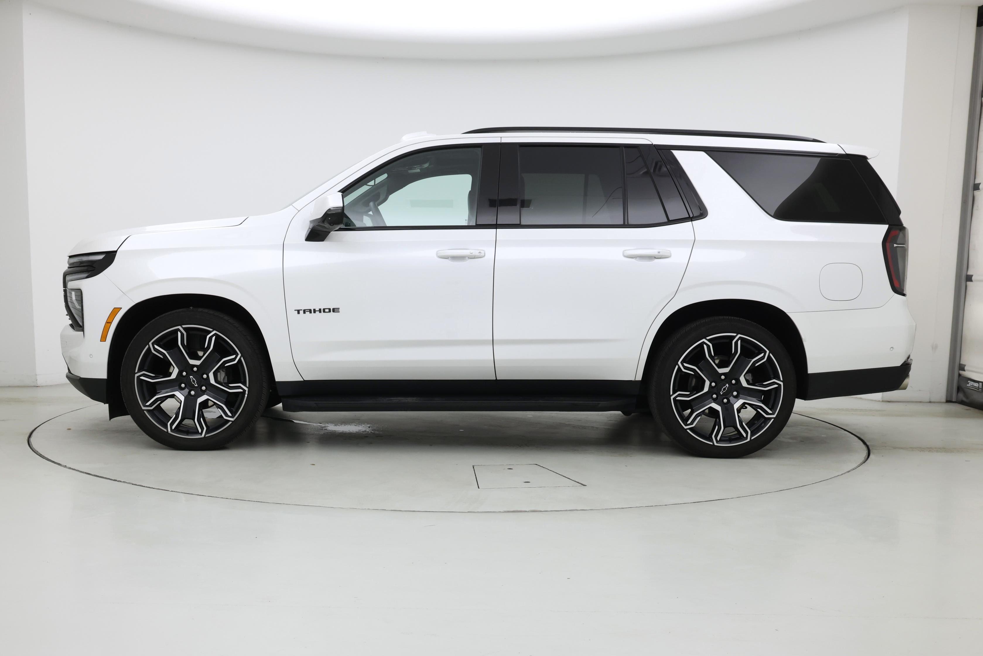 Thumbnail: 2025 Chevrolet Tahoe - 3