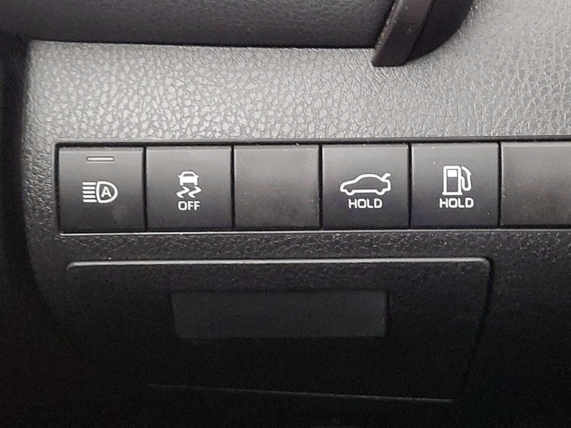 Thumbnail: 2019 Toyota Camry - 13