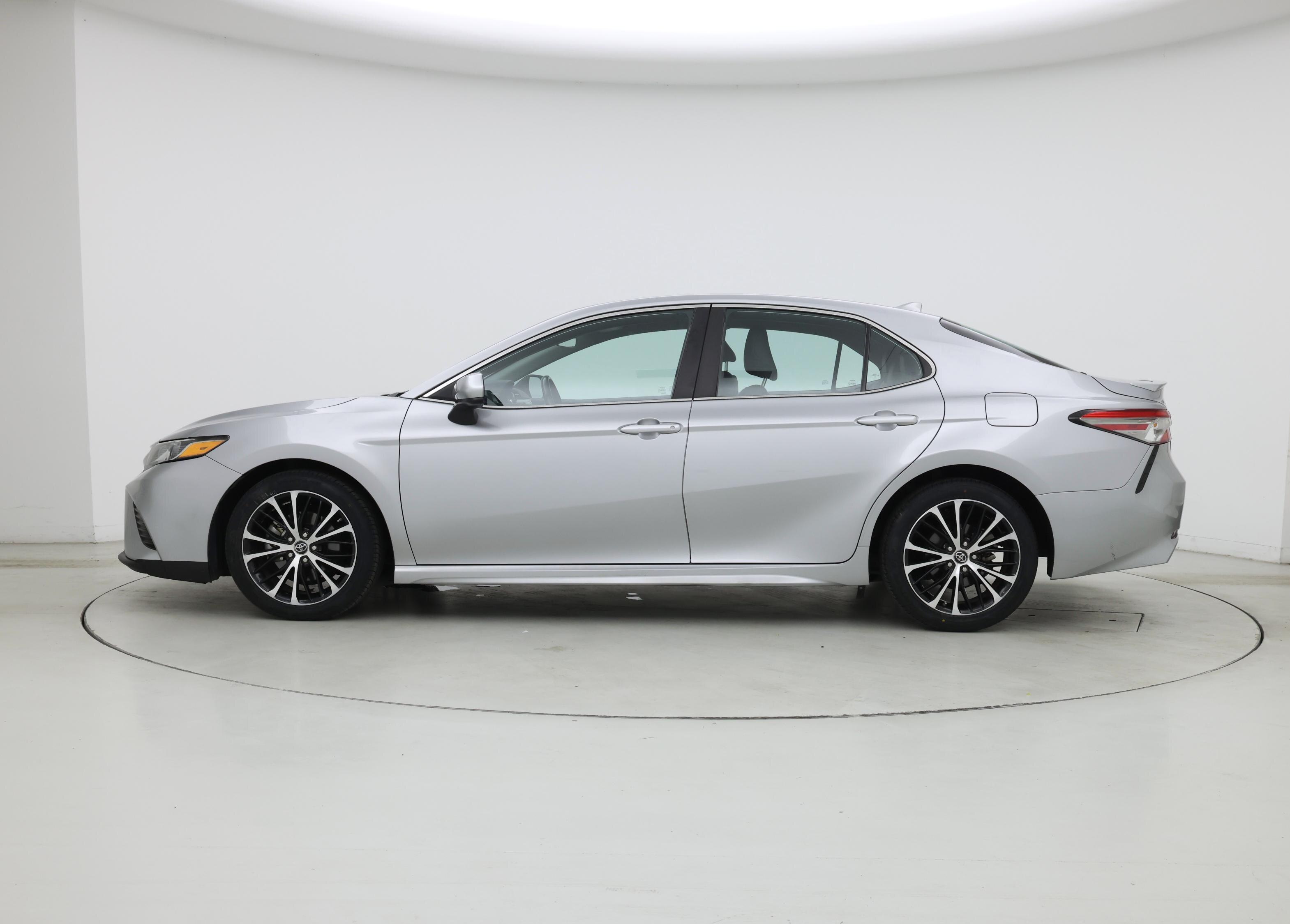 Thumbnail: 2019 Toyota Camry - 3