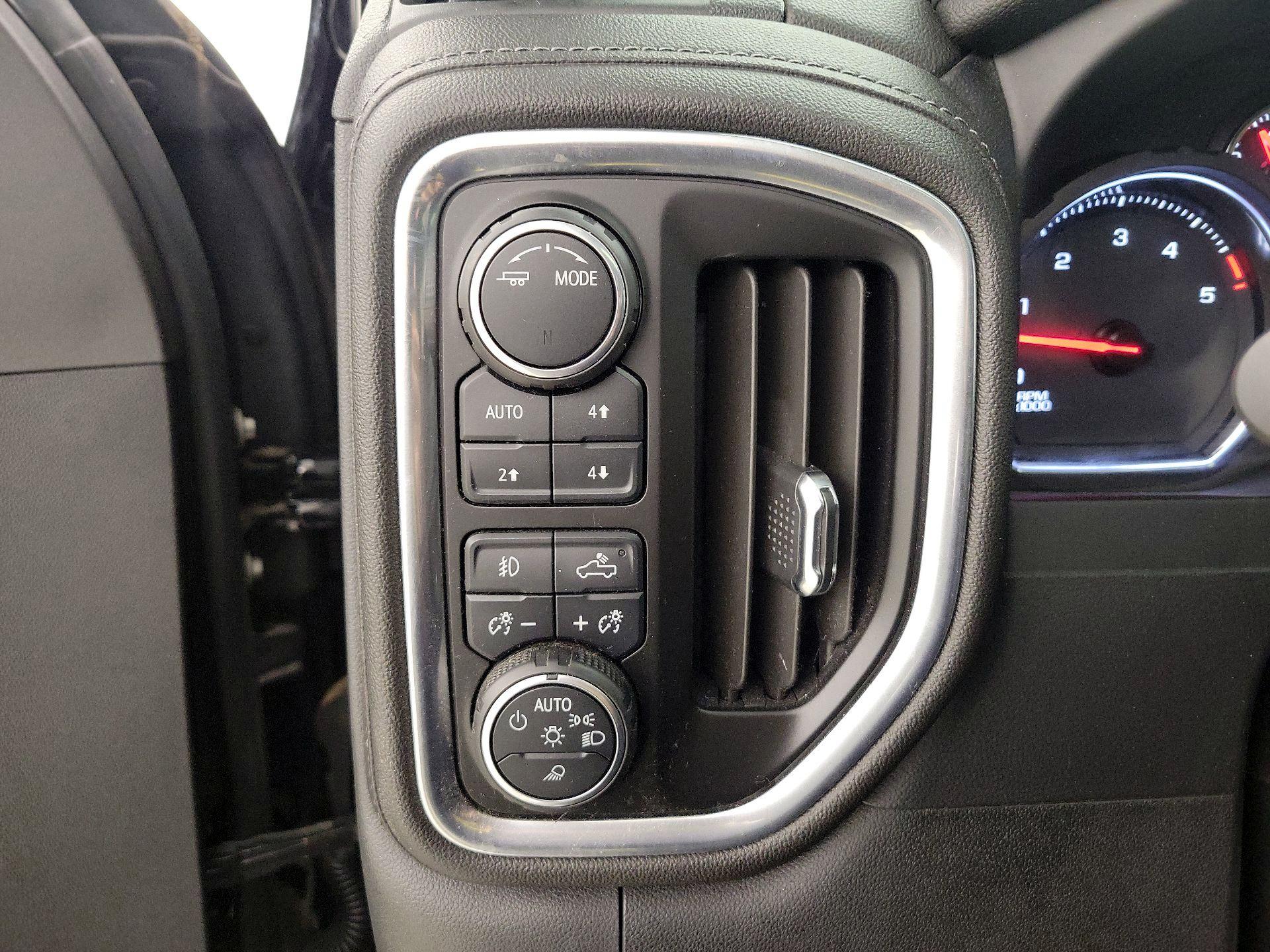Thumbnail: 2020 Chevrolet Silverado 3500 - 13