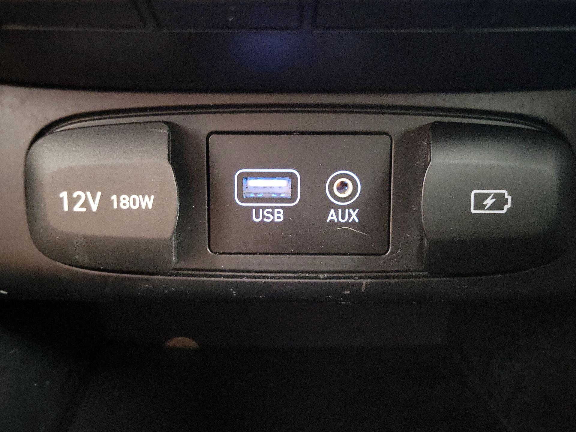 Thumbnail: 2019 Hyundai Veloster - 18