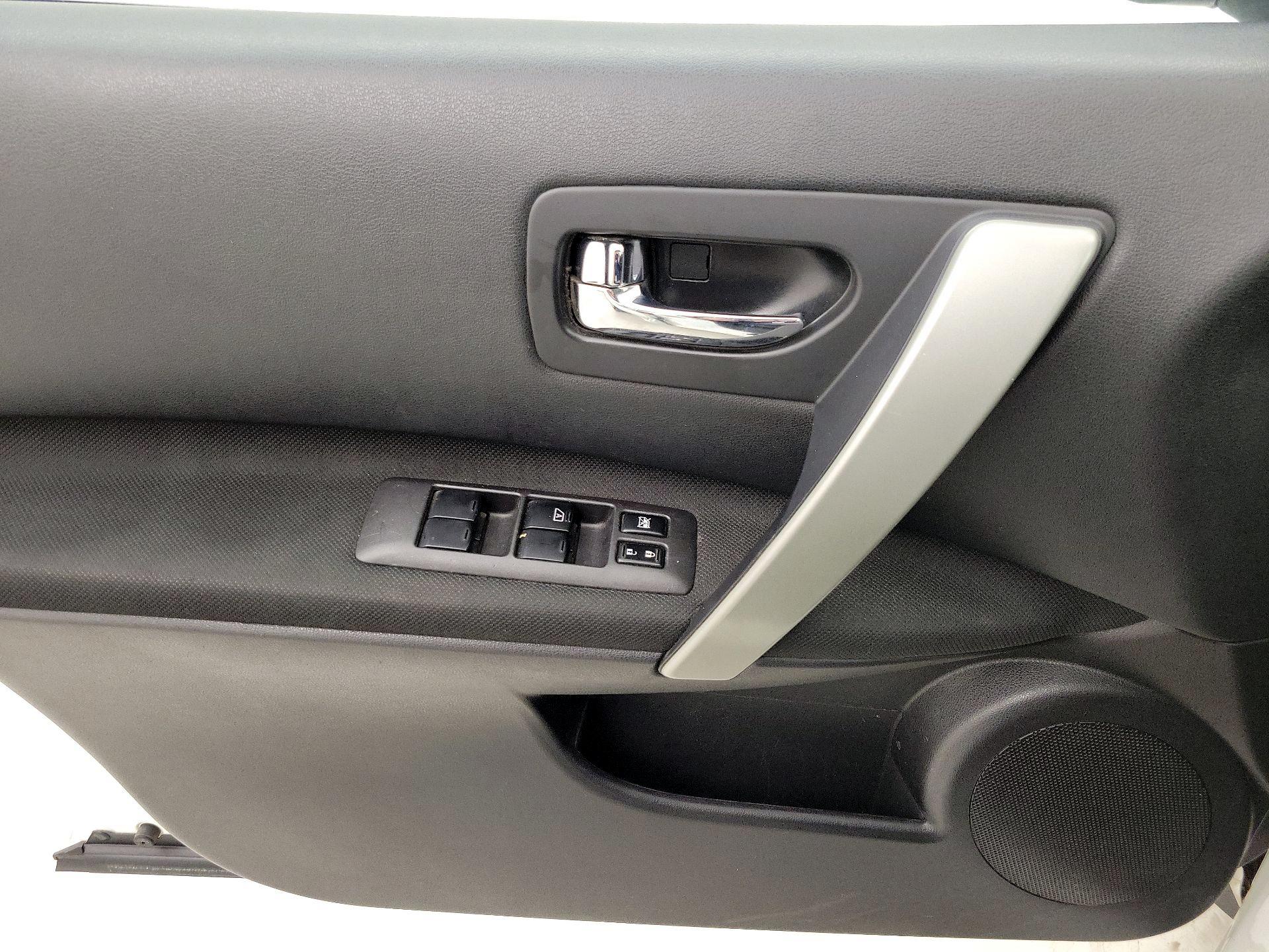 Thumbnail: 2014 Nissan Rogue - 12