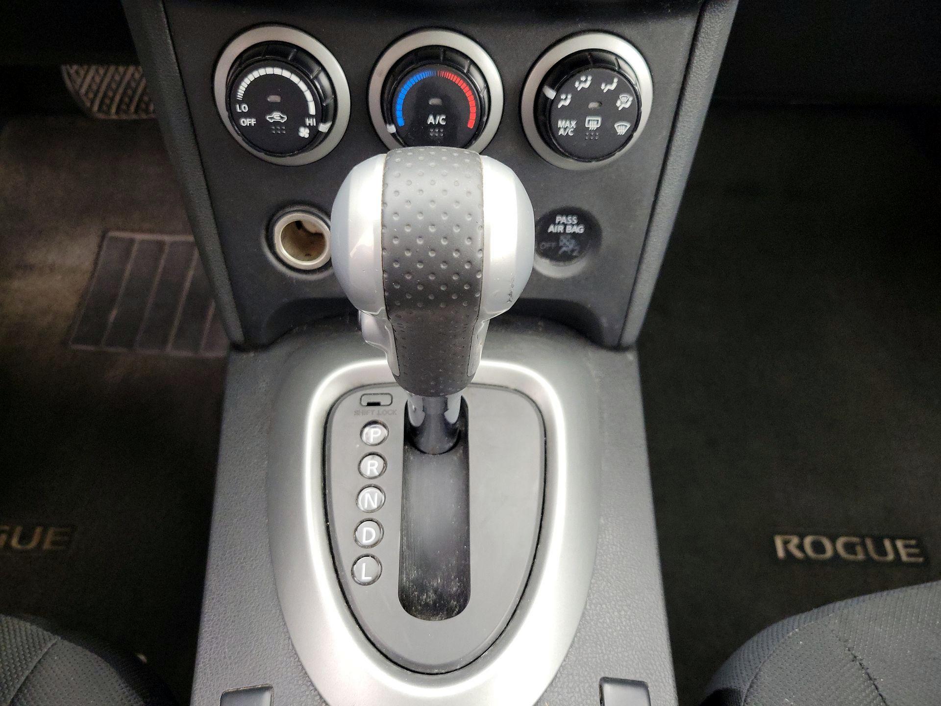 Thumbnail: 2014 Nissan Rogue - 17