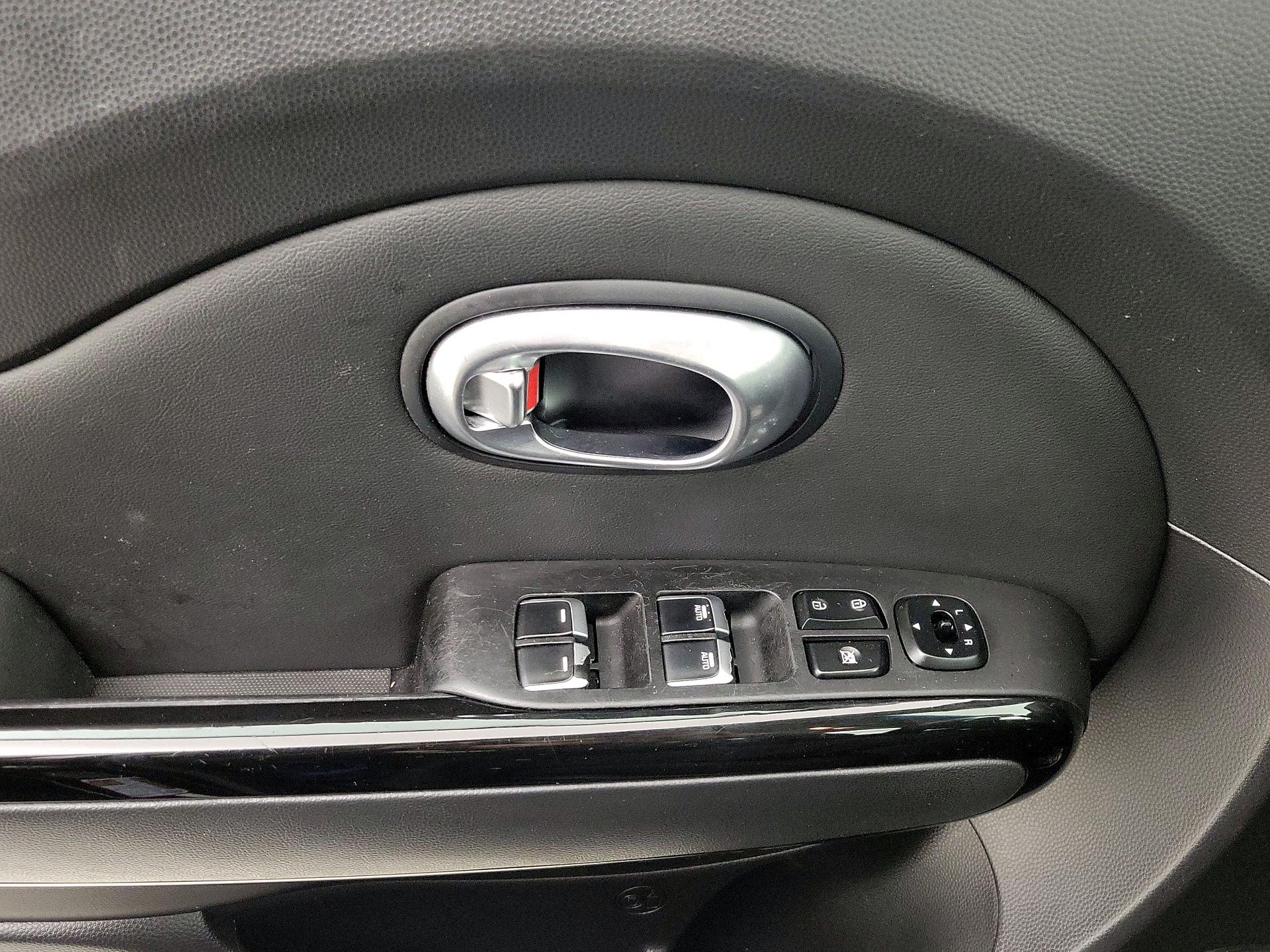 Thumbnail: 2018 Kia Soul - 12