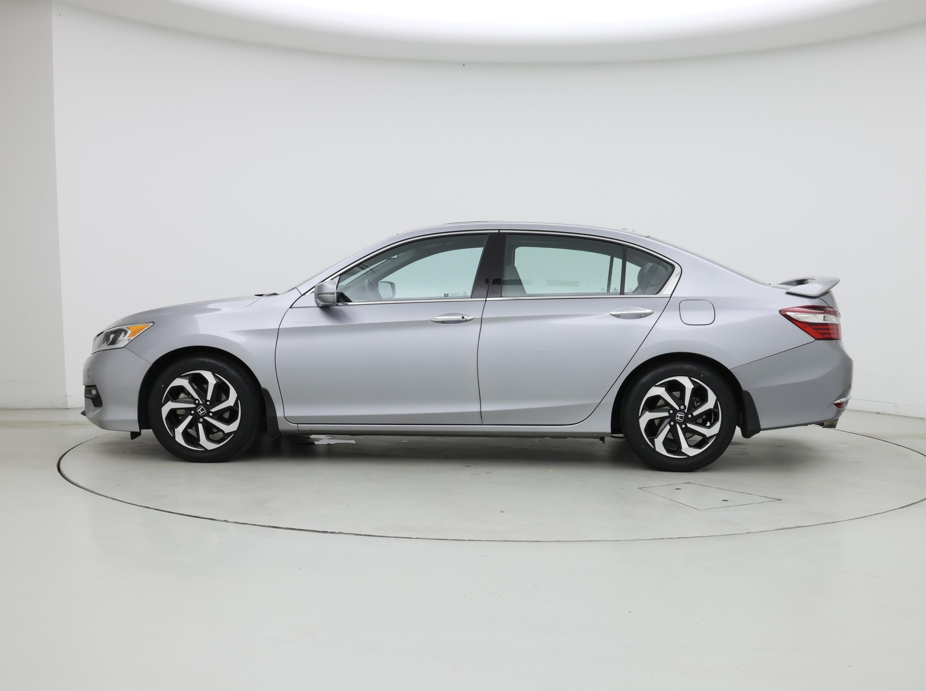 Thumbnail: 2017 Honda Accord - 3