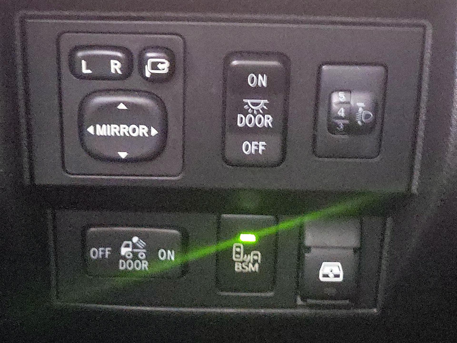 Thumbnail: 2016 Toyota Tundra - 13