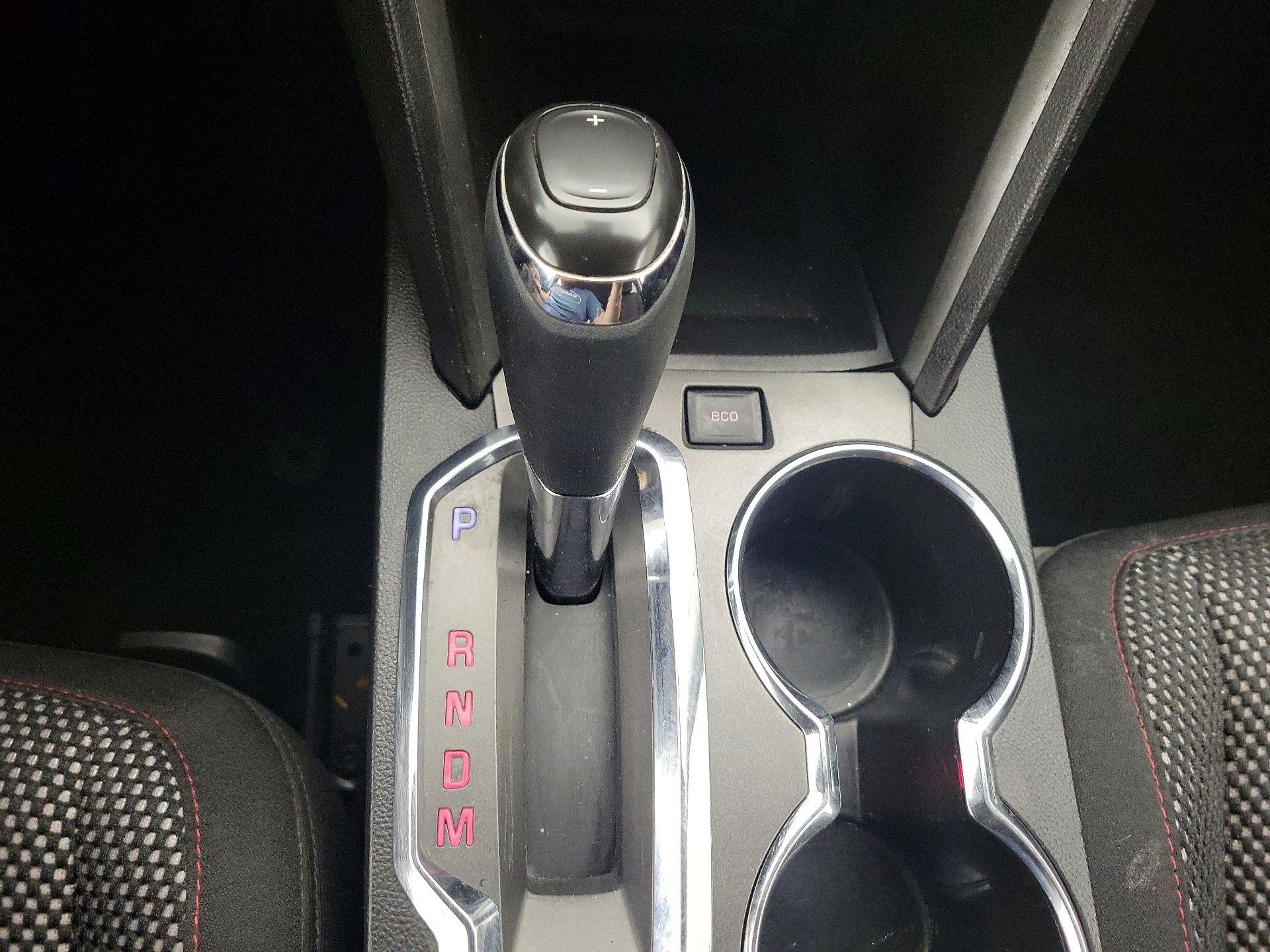 Thumbnail: 2017 GMC Terrain - 16