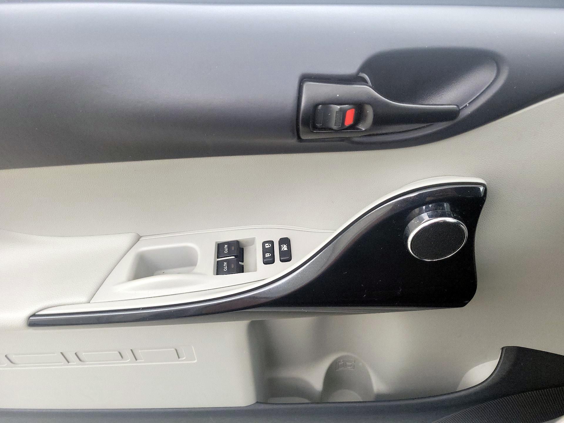 Thumbnail: 2014 Scion iQ - 12