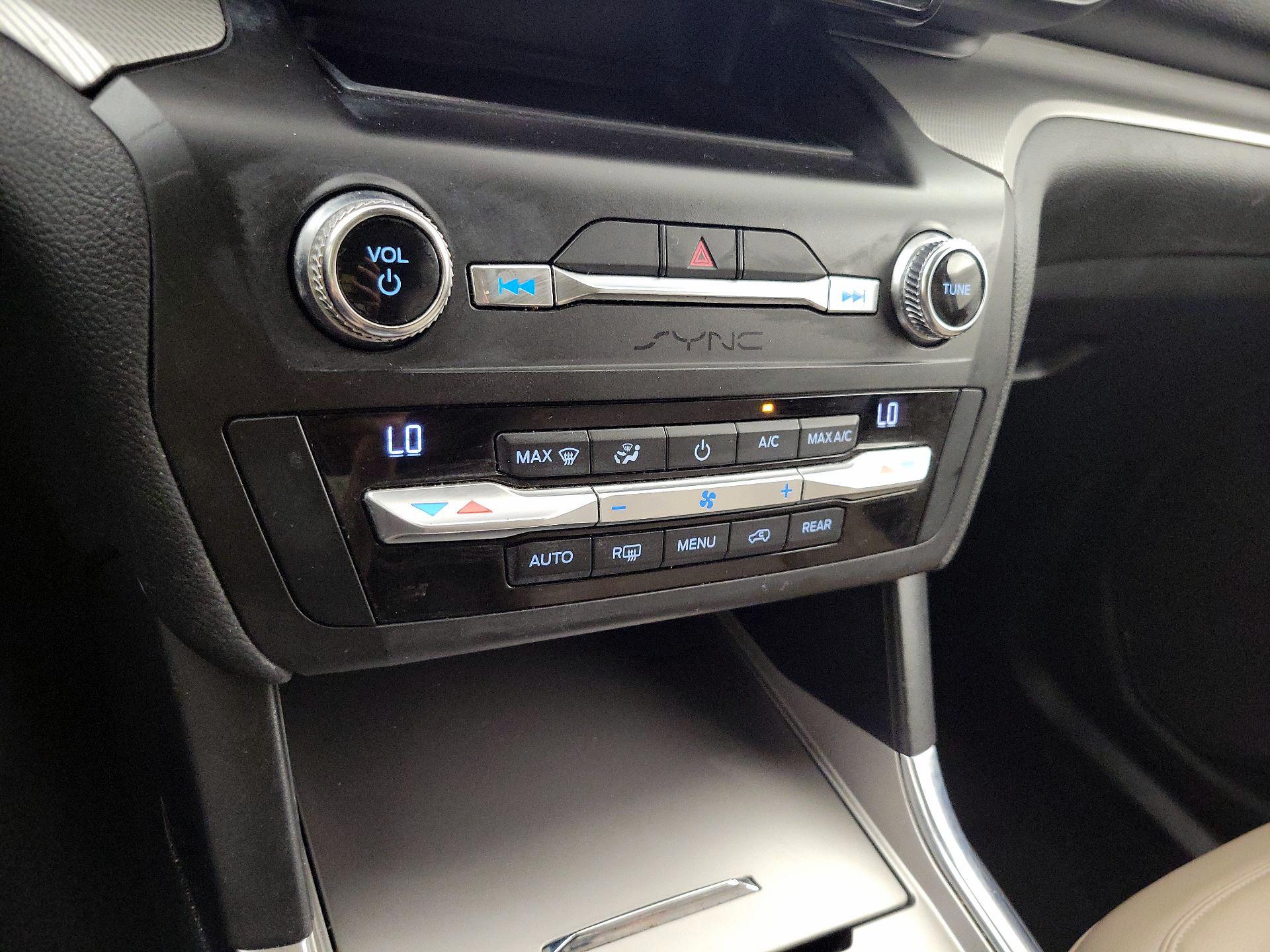 Thumbnail: 2020 Ford Explorer - 17