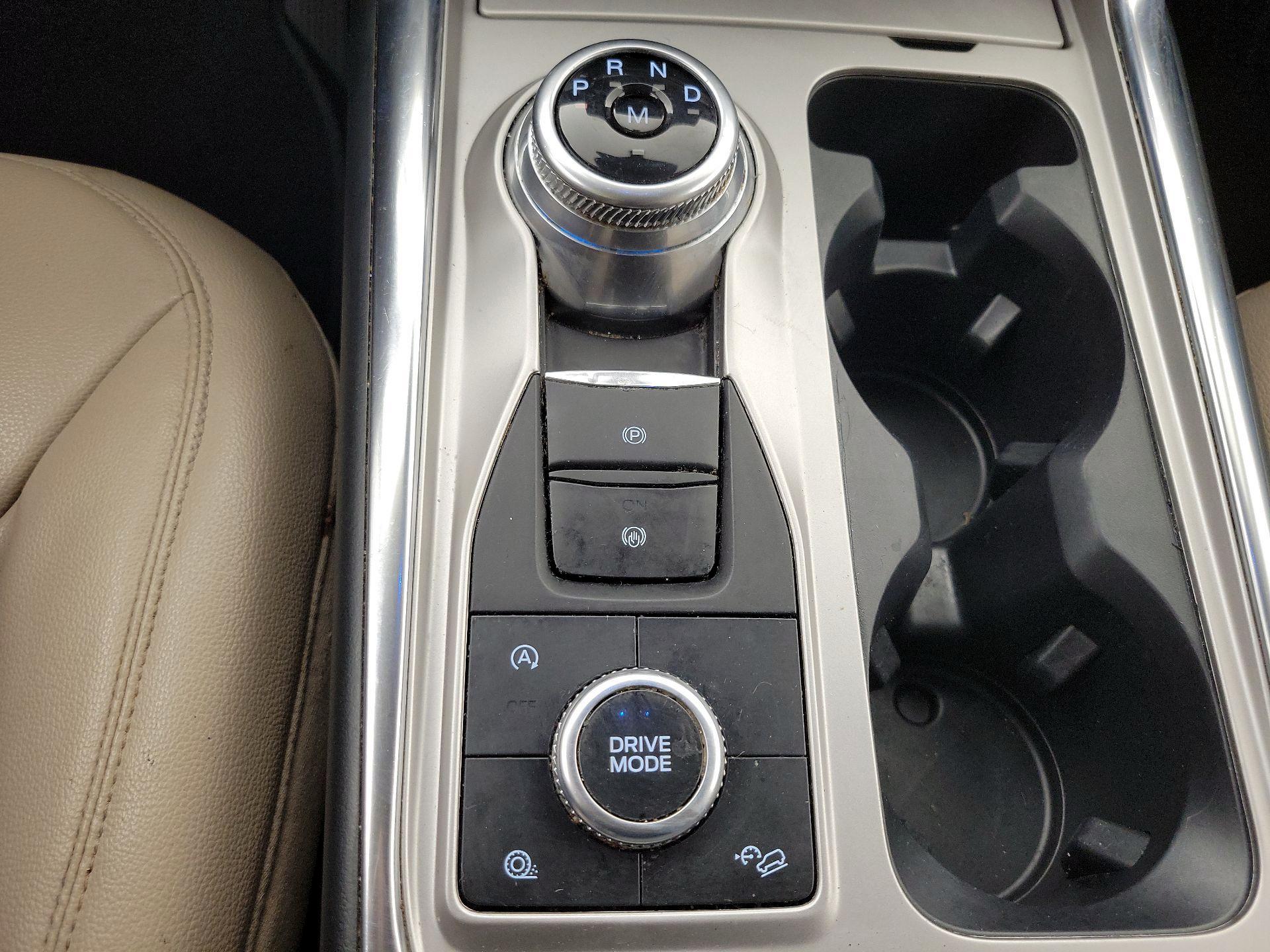 Thumbnail: 2020 Ford Explorer - 18