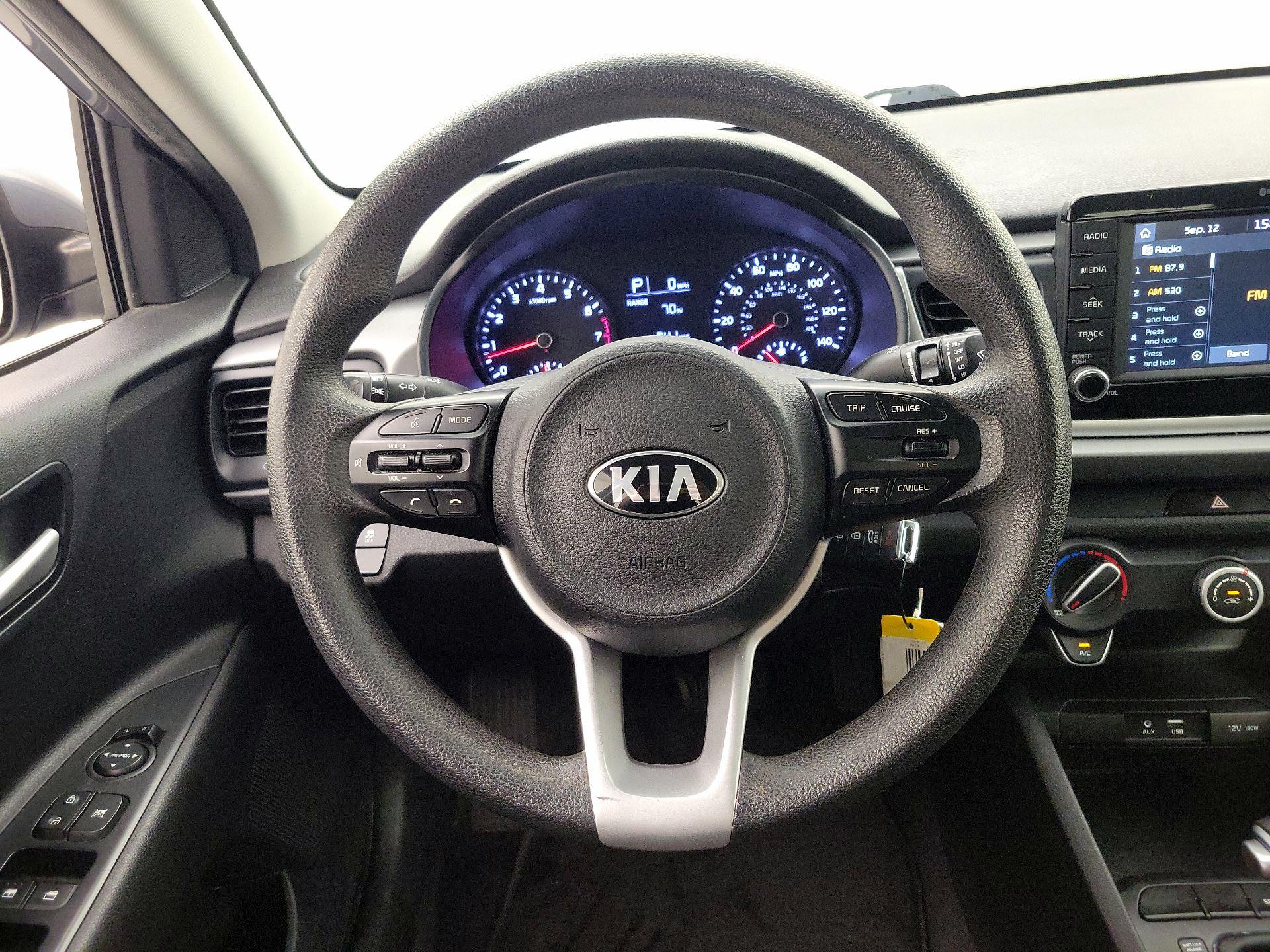 Thumbnail: 2020 Kia Rio - 10