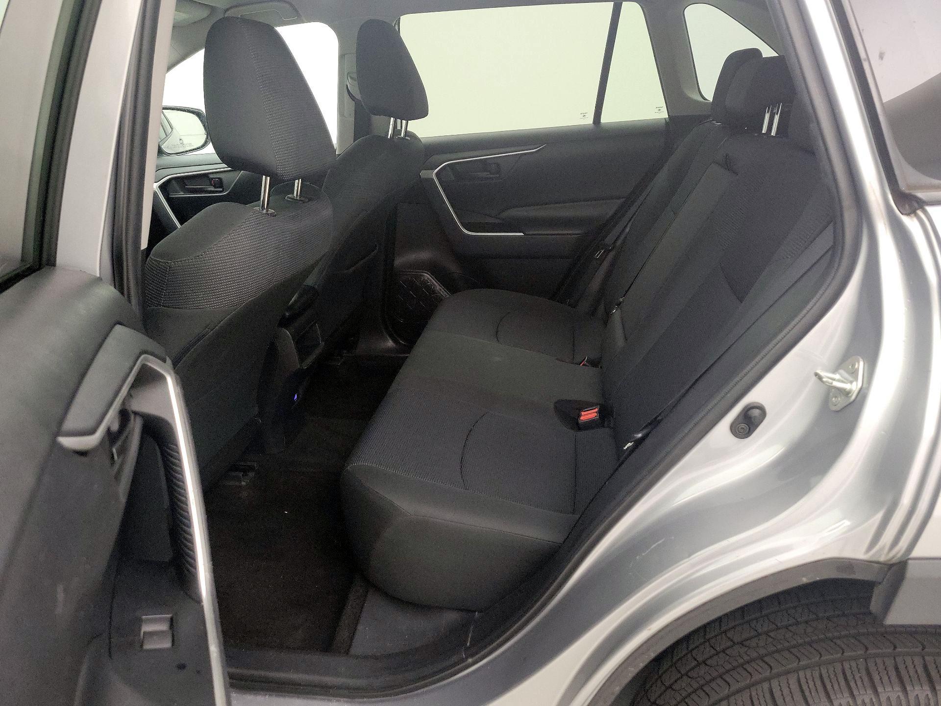 Thumbnail: 2019 Toyota RAV4 - 19