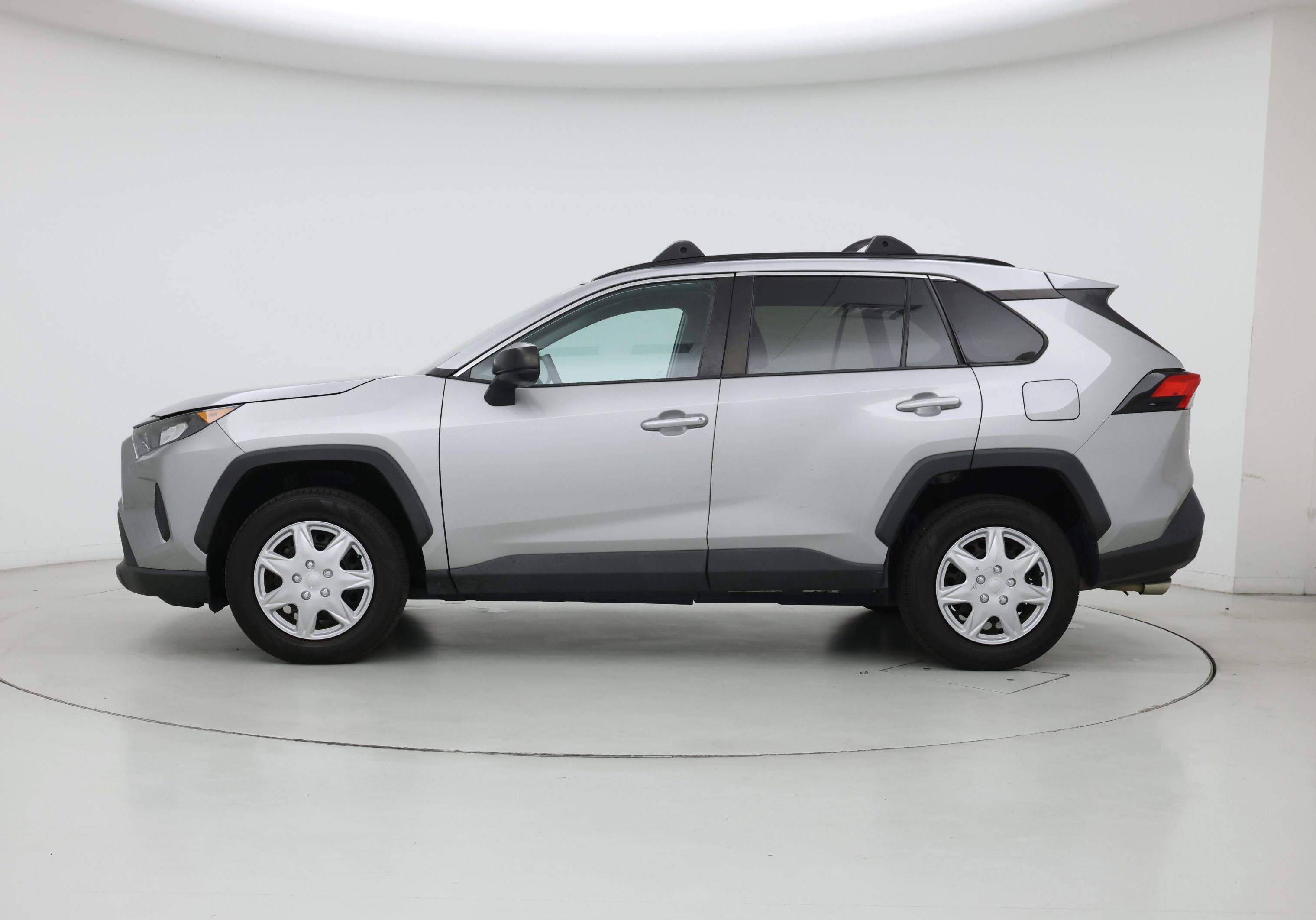 Thumbnail: 2019 Toyota RAV4 - 3