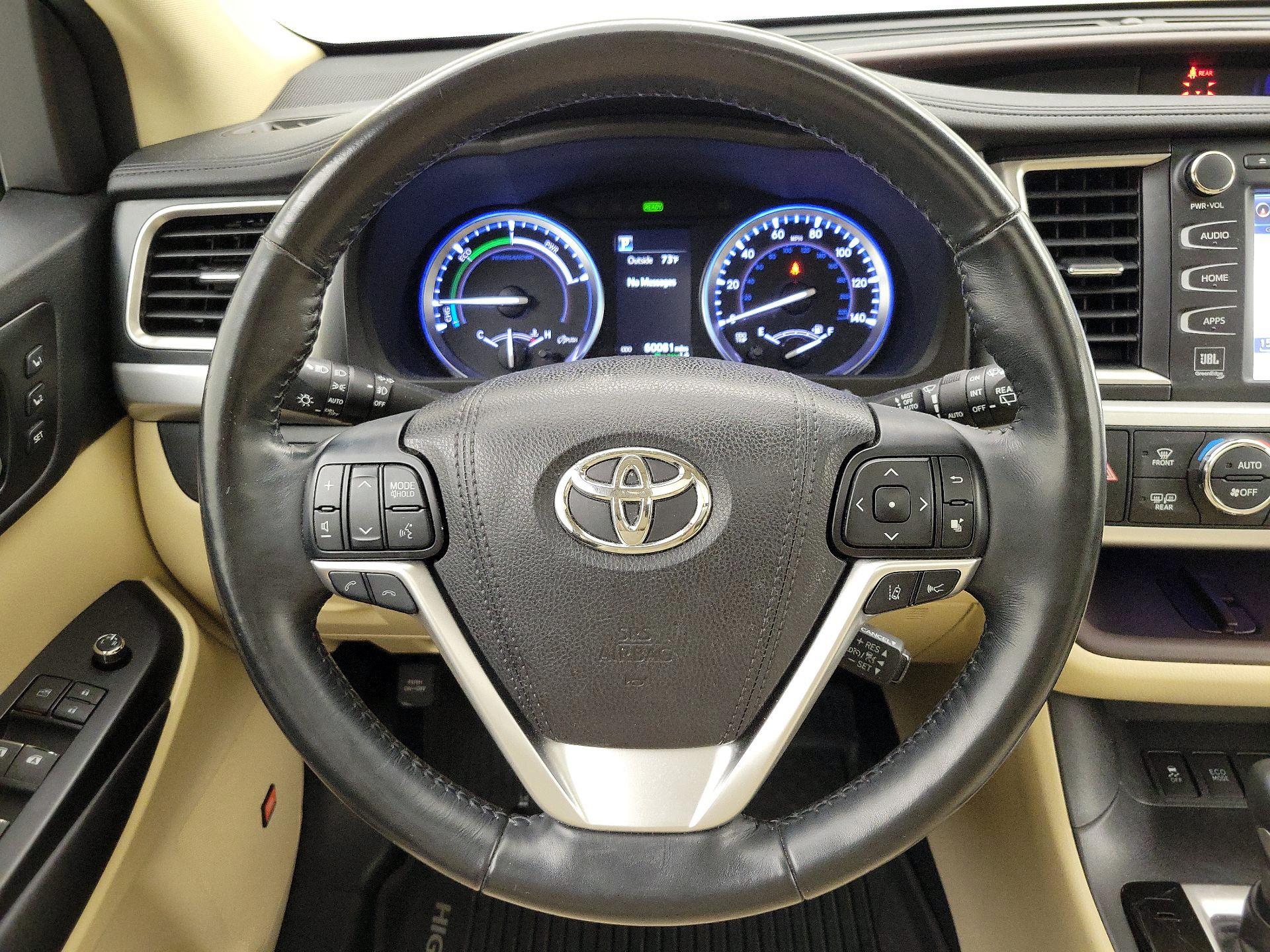 Thumbnail: 2017 Toyota Highlander - 10