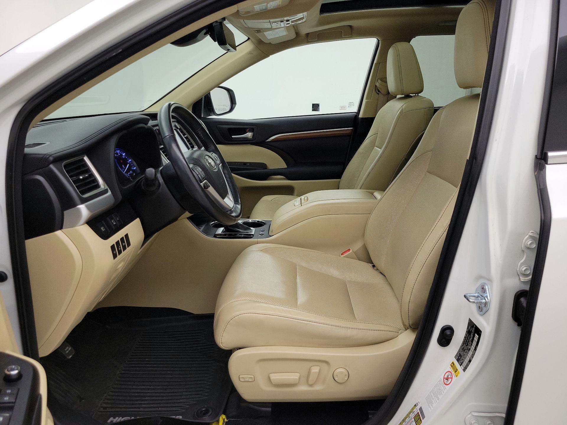 Thumbnail: 2017 Toyota Highlander - 11