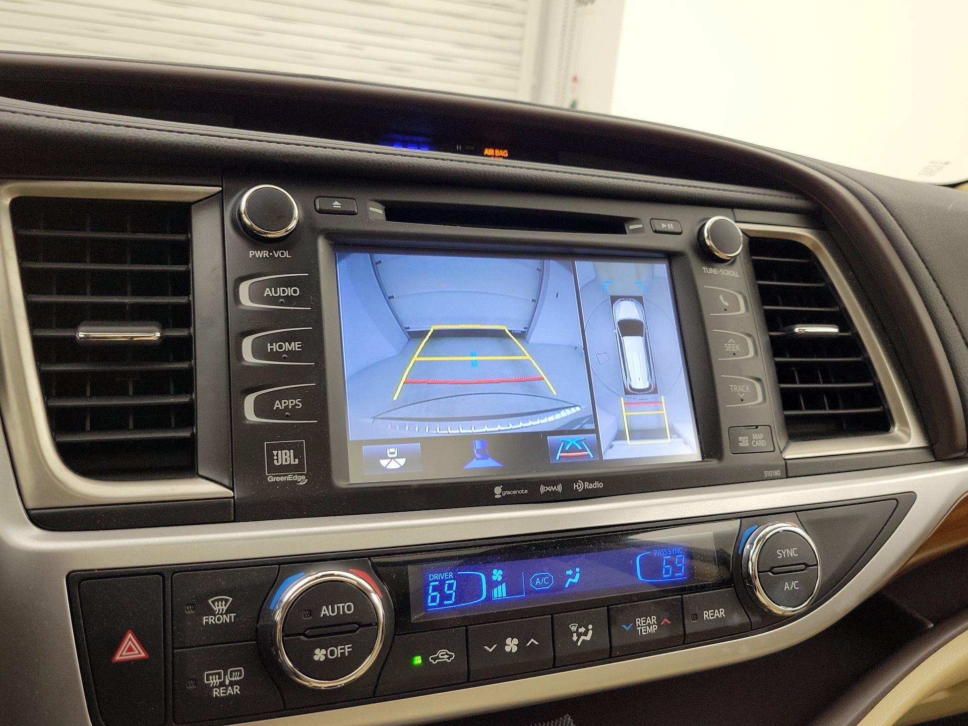 Thumbnail: 2017 Toyota Highlander - 15