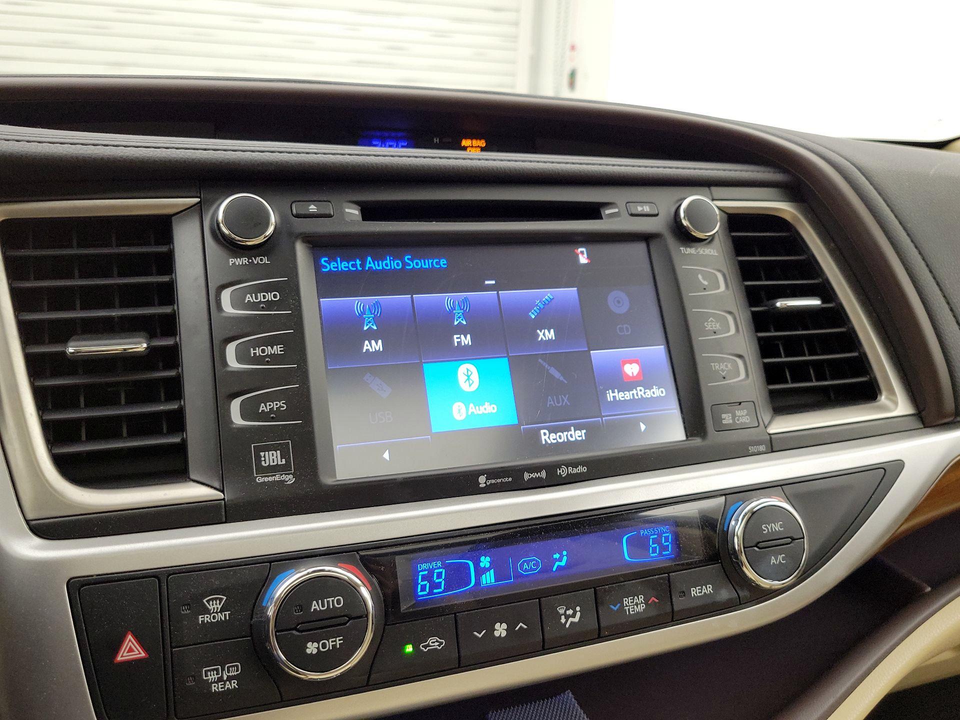 Thumbnail: 2017 Toyota Highlander - 16