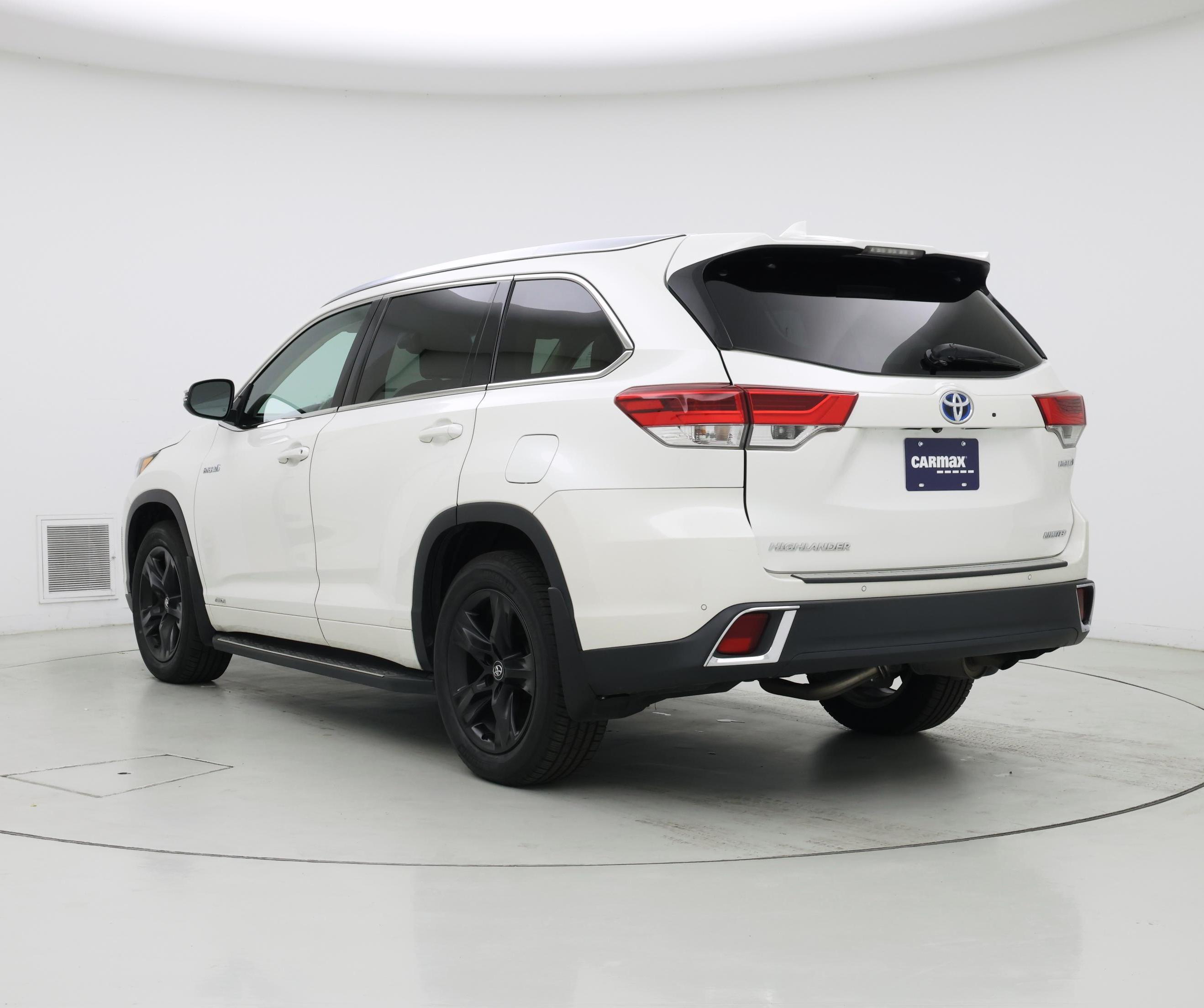 Thumbnail: 2017 Toyota Highlander - 2