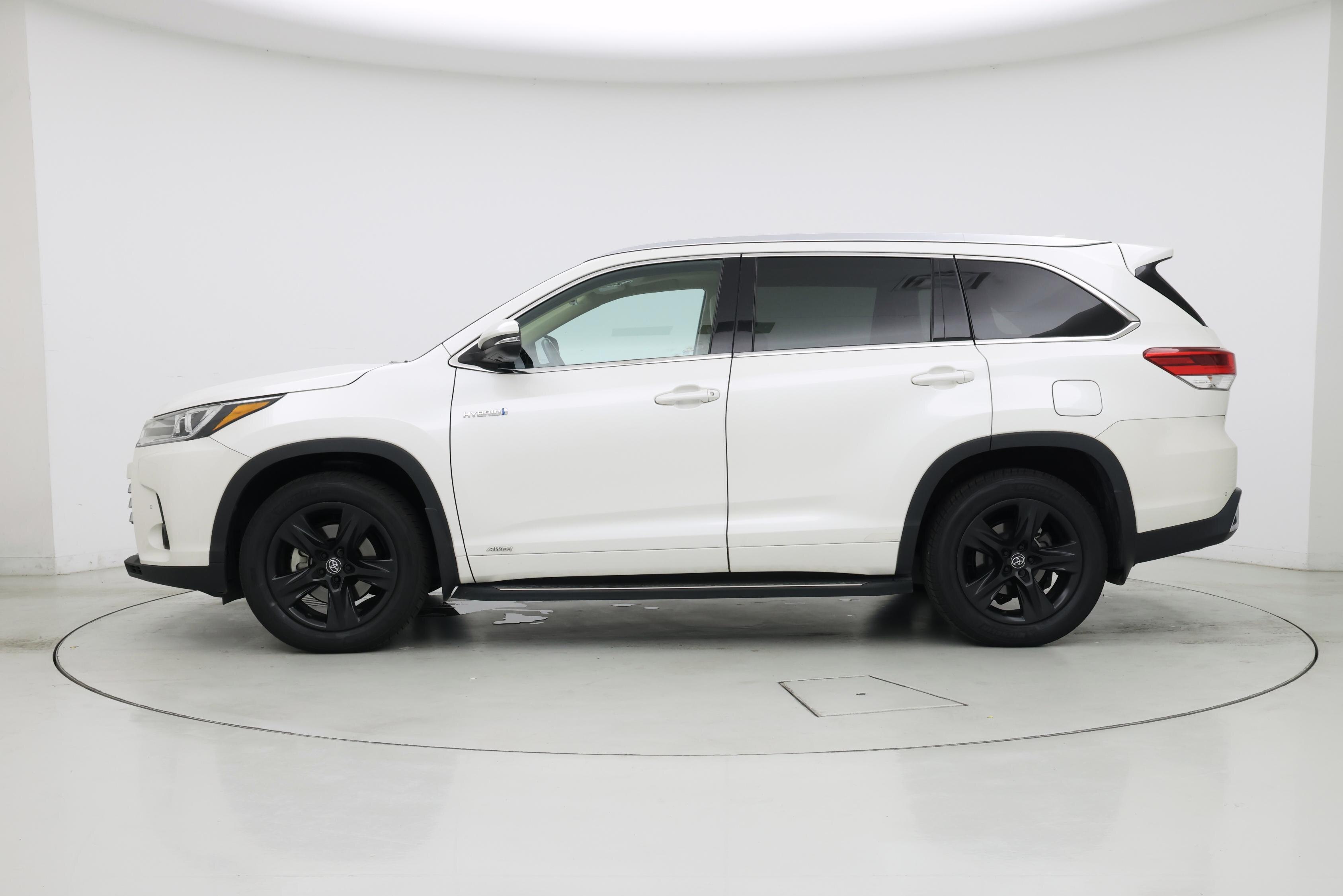 Thumbnail: 2017 Toyota Highlander - 3