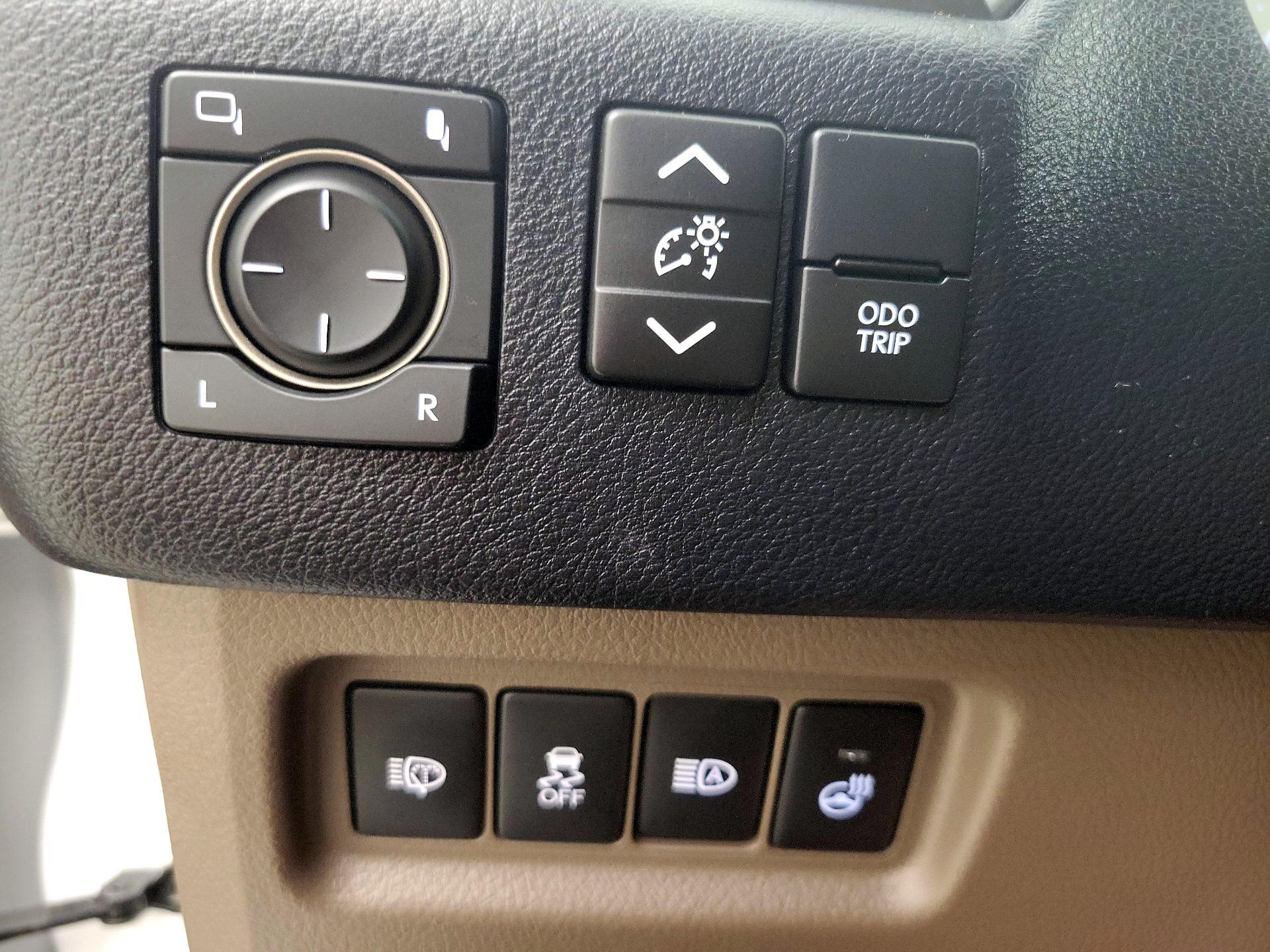 Thumbnail: 2023 Lexus GX - 13