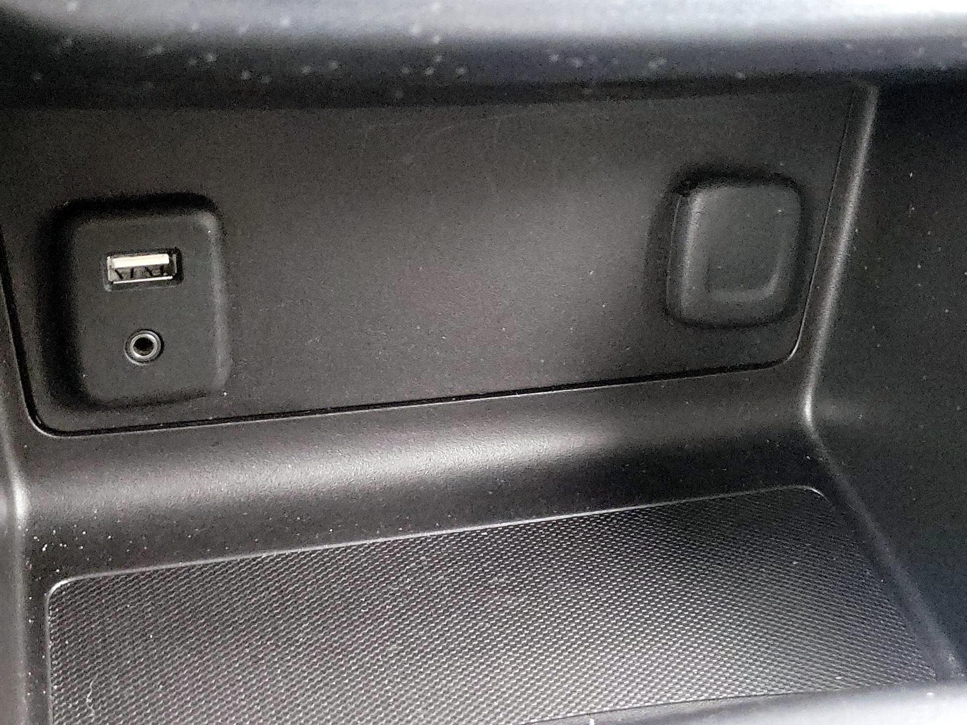 Thumbnail: 2016 Chevrolet Colorado - 18