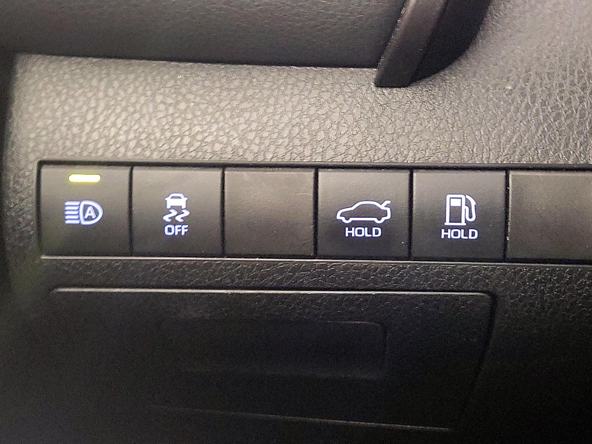 Thumbnail: 2020 Toyota Camry - 13