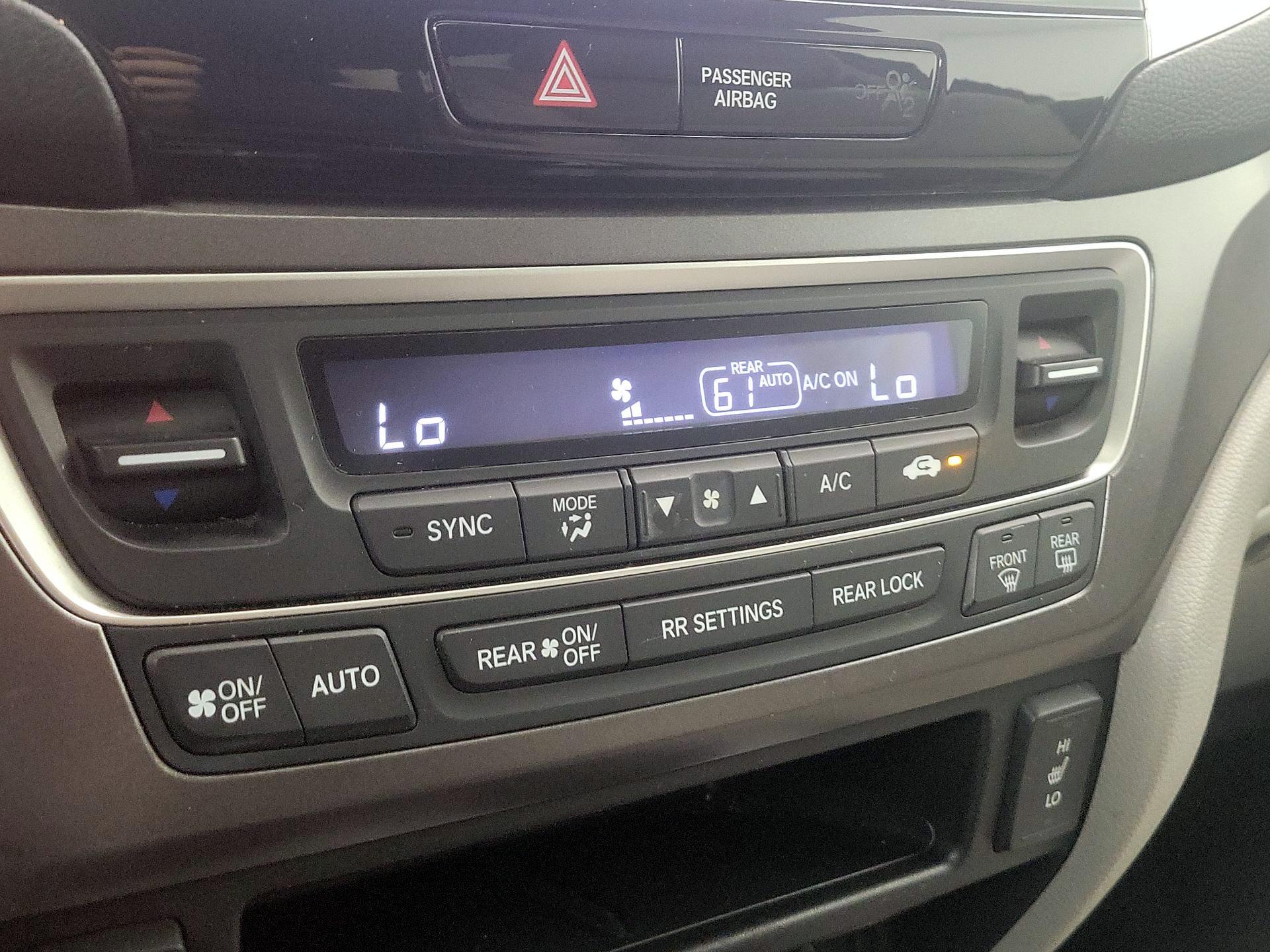 Thumbnail: 2018 Honda Pilot - 16