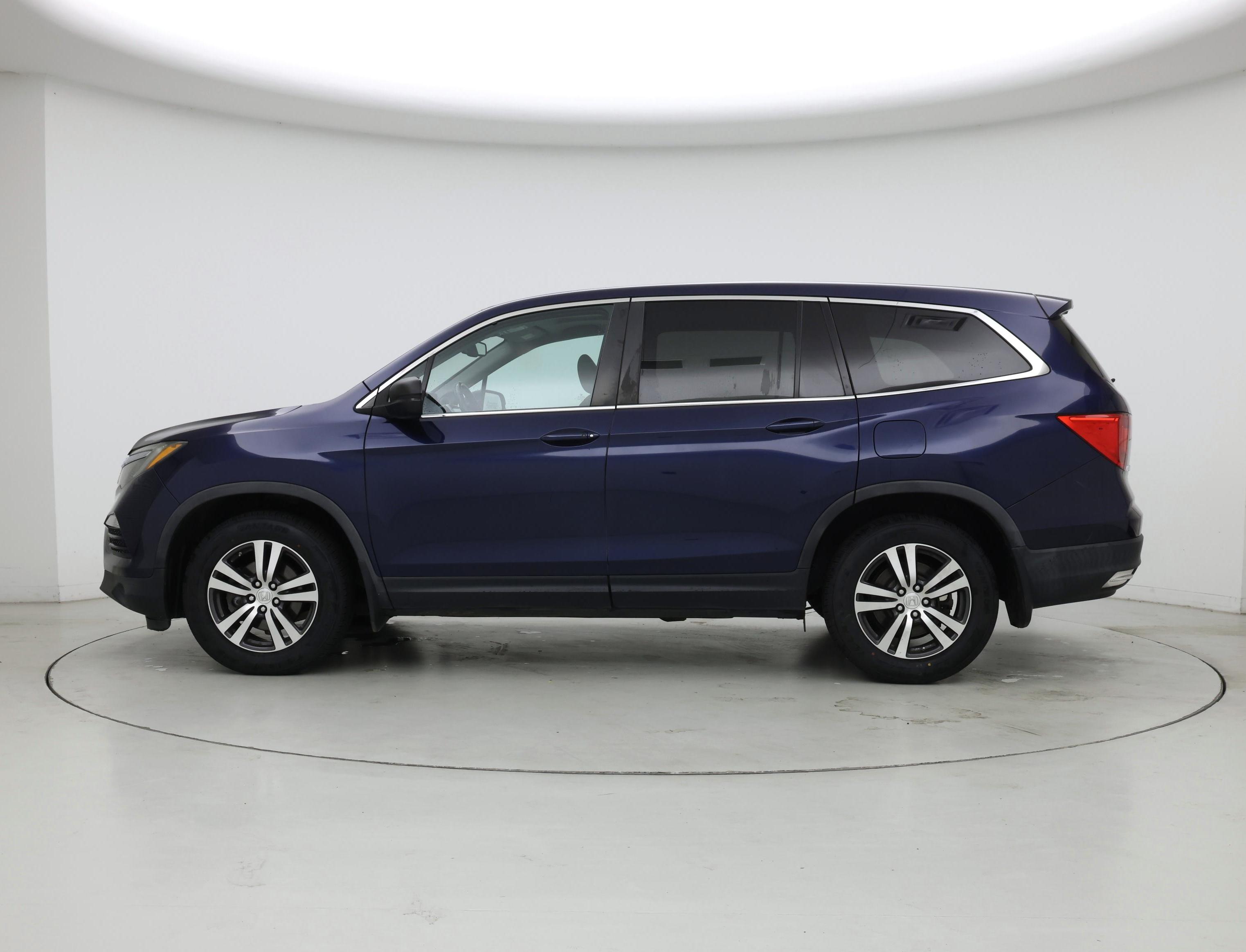 Thumbnail: 2018 Honda Pilot - 3