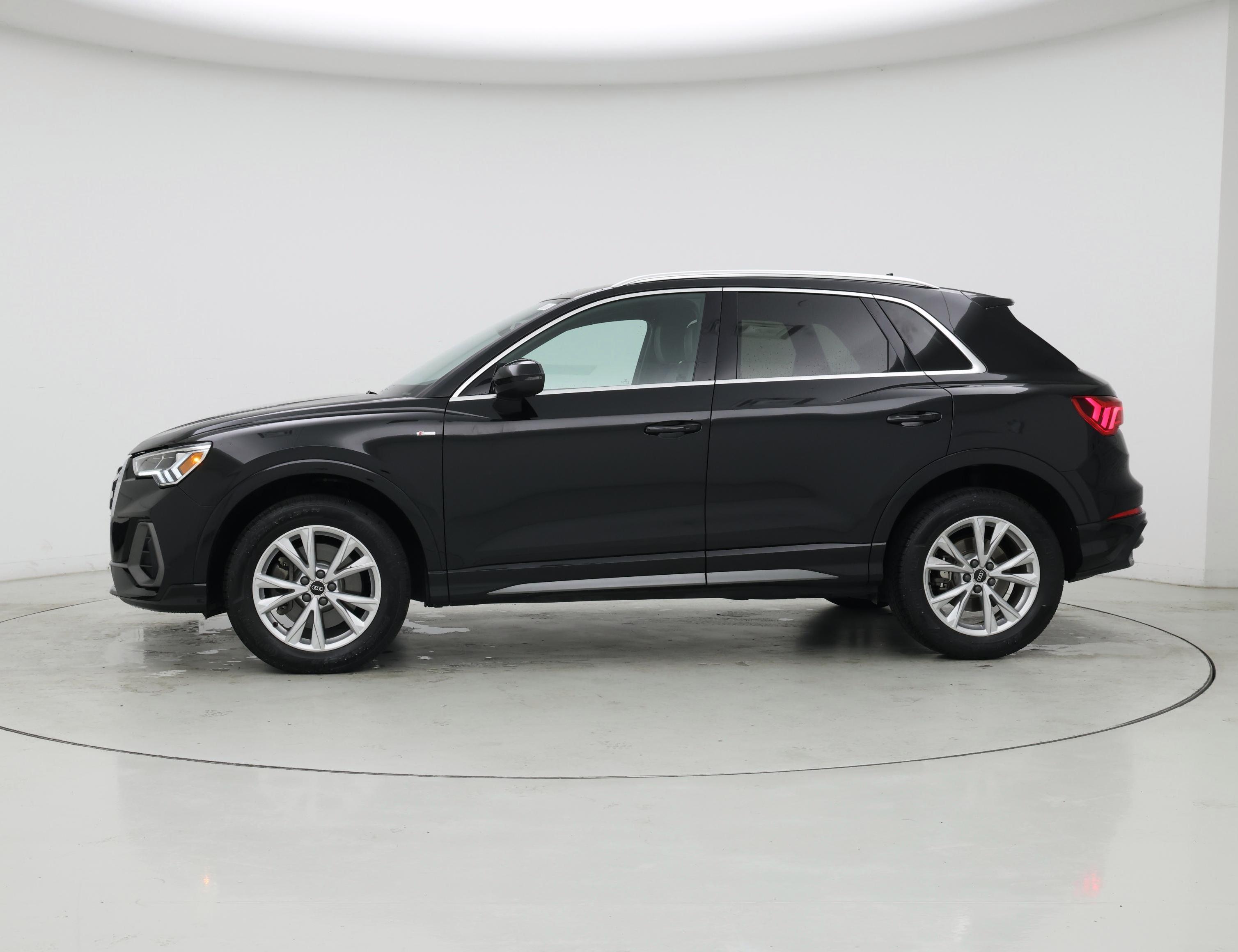 Thumbnail: 2022 Audi Q3 - 3