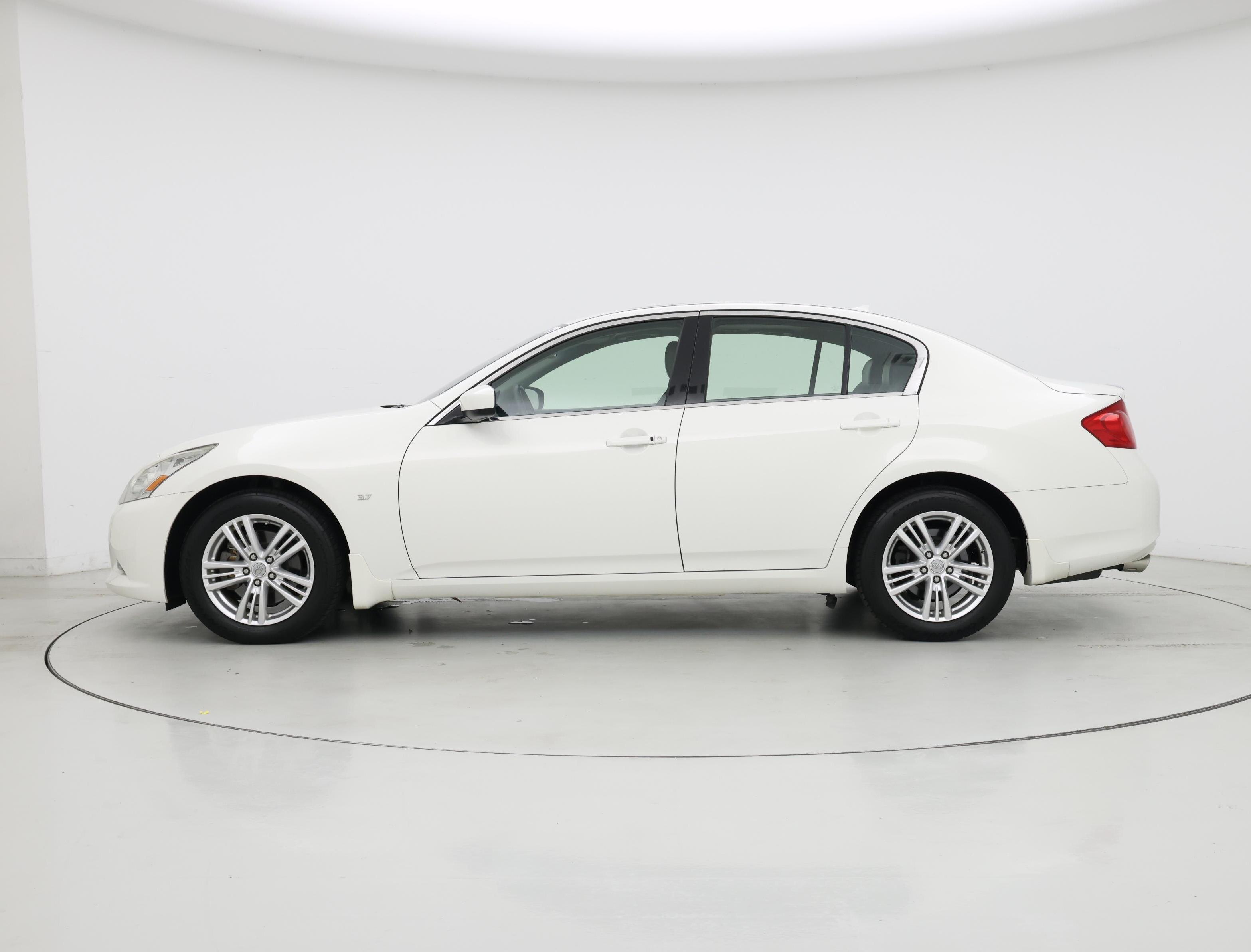 Thumbnail: 2015 INFINITI  - 3
