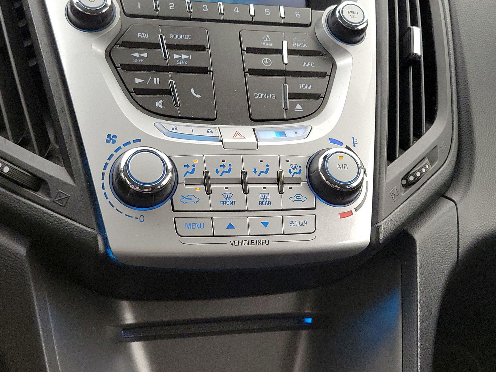 Thumbnail: 2015 Chevrolet Equinox - 16