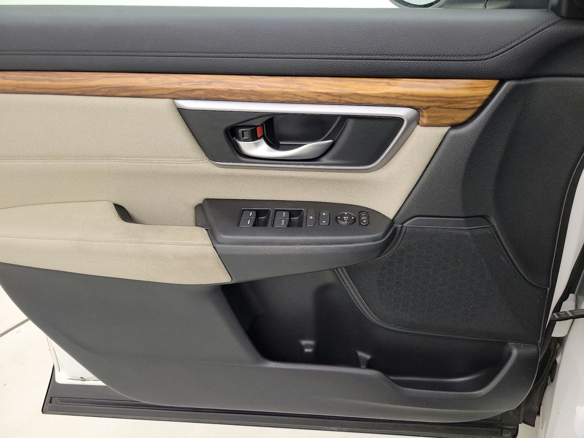 Thumbnail: 2017 Honda CR-V - 12