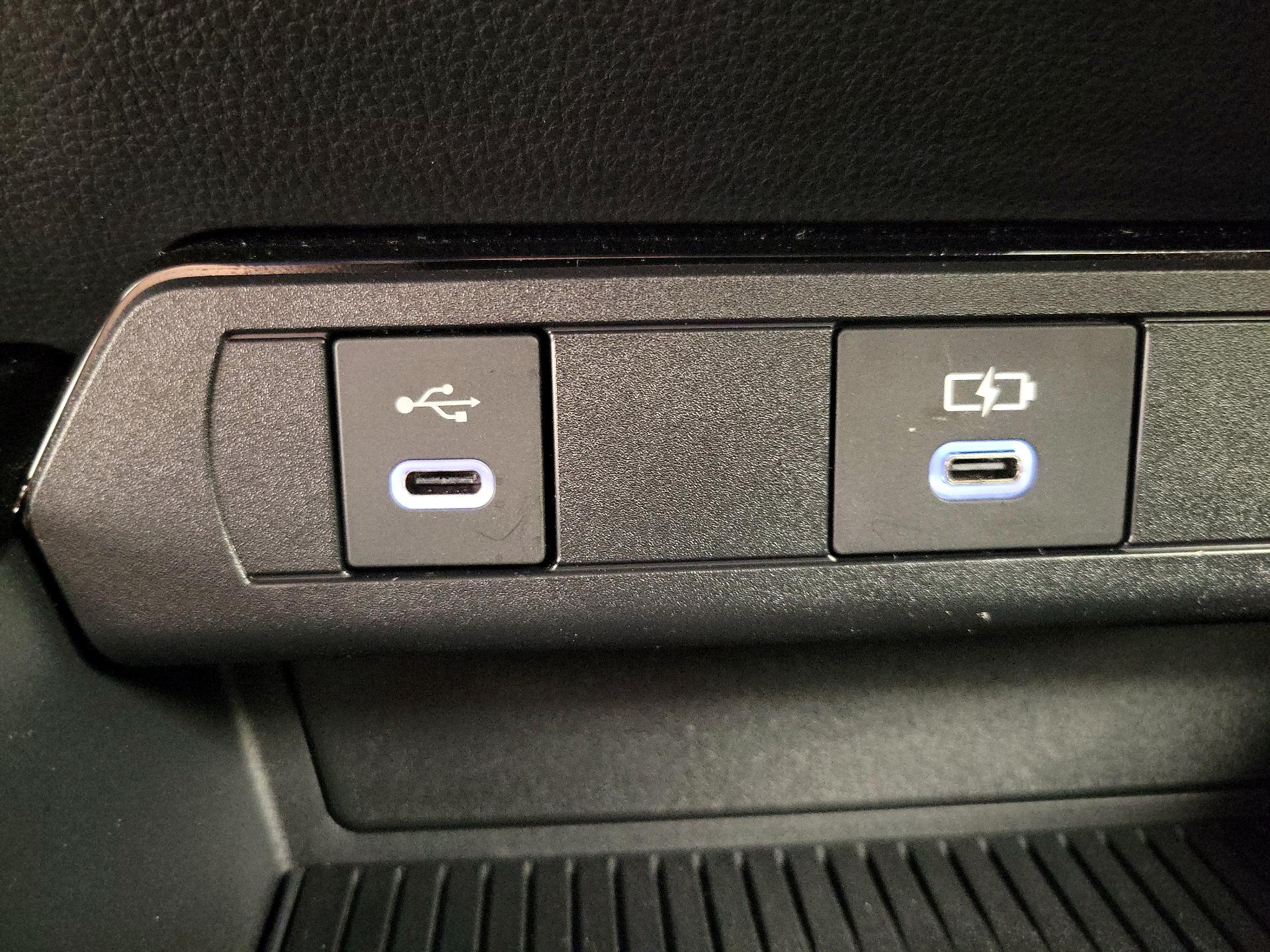 Thumbnail: 2024 Toyota Prius Prime - 19