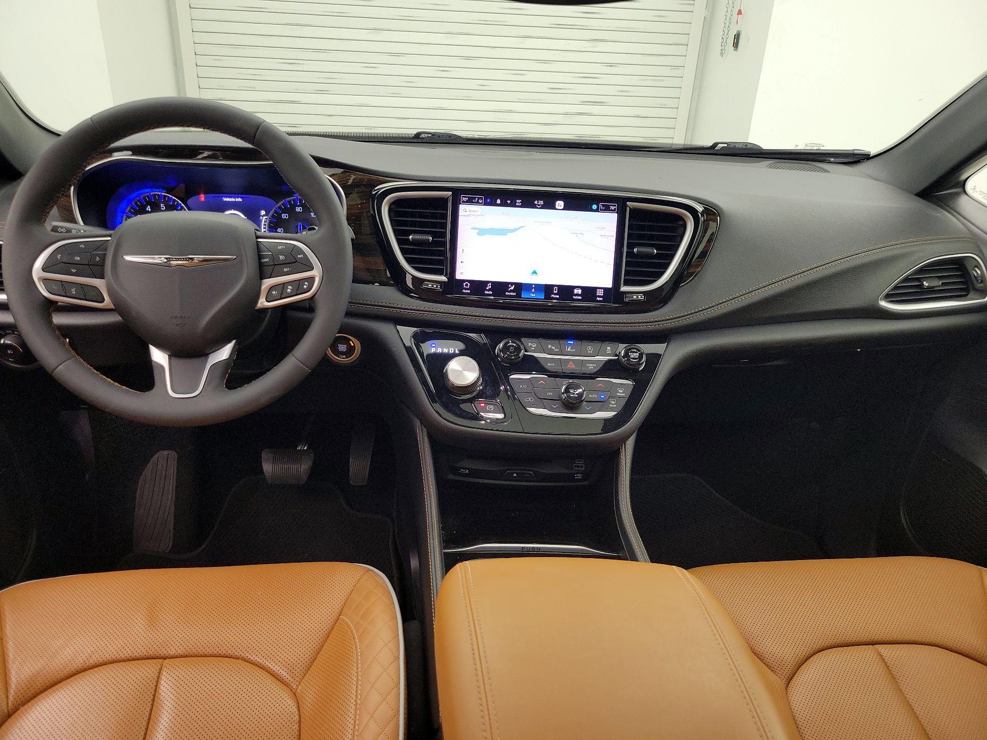 Thumbnail: 2023 Chrysler Pacifica - 9