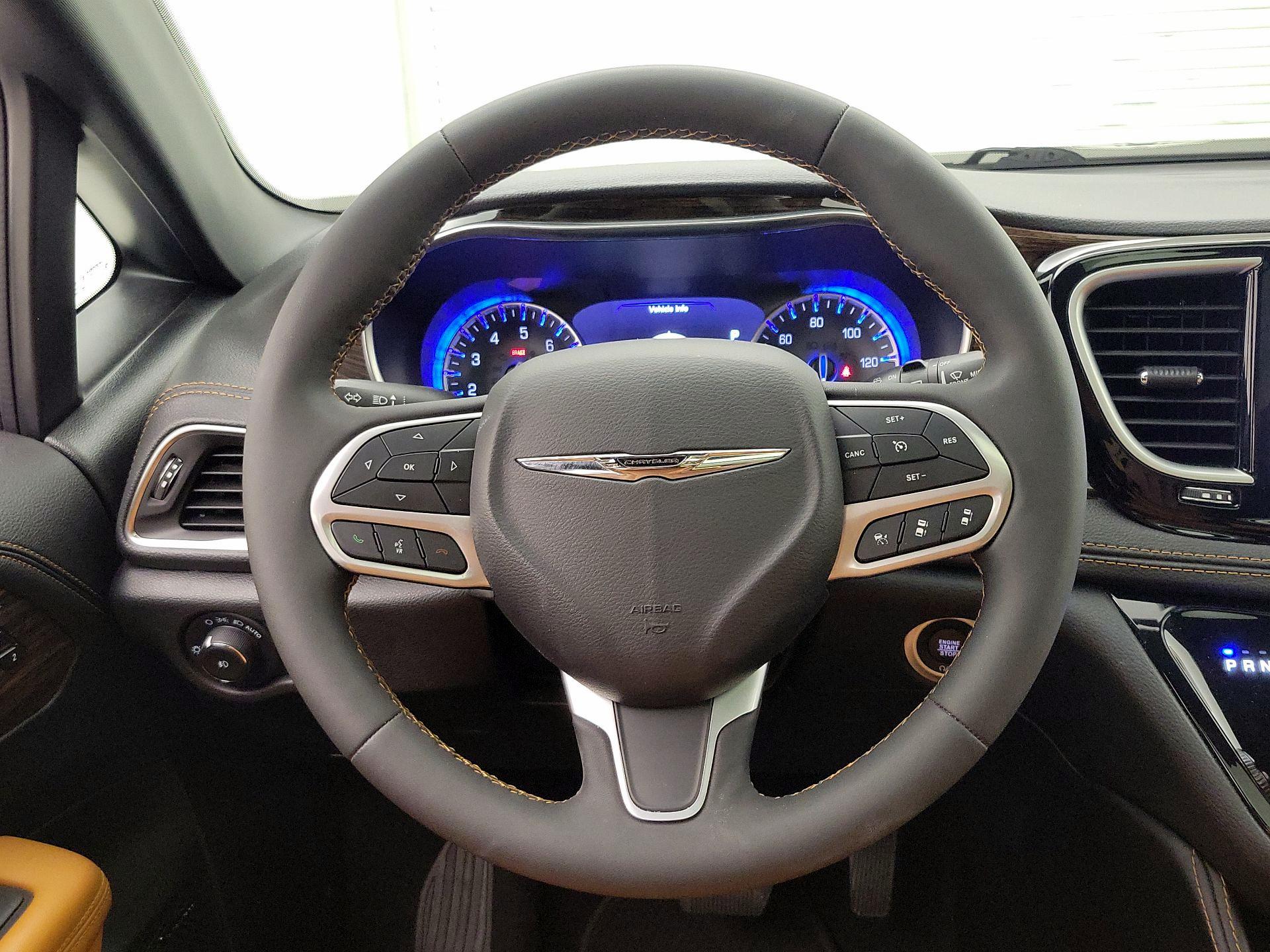 Thumbnail: 2023 Chrysler Pacifica - 10