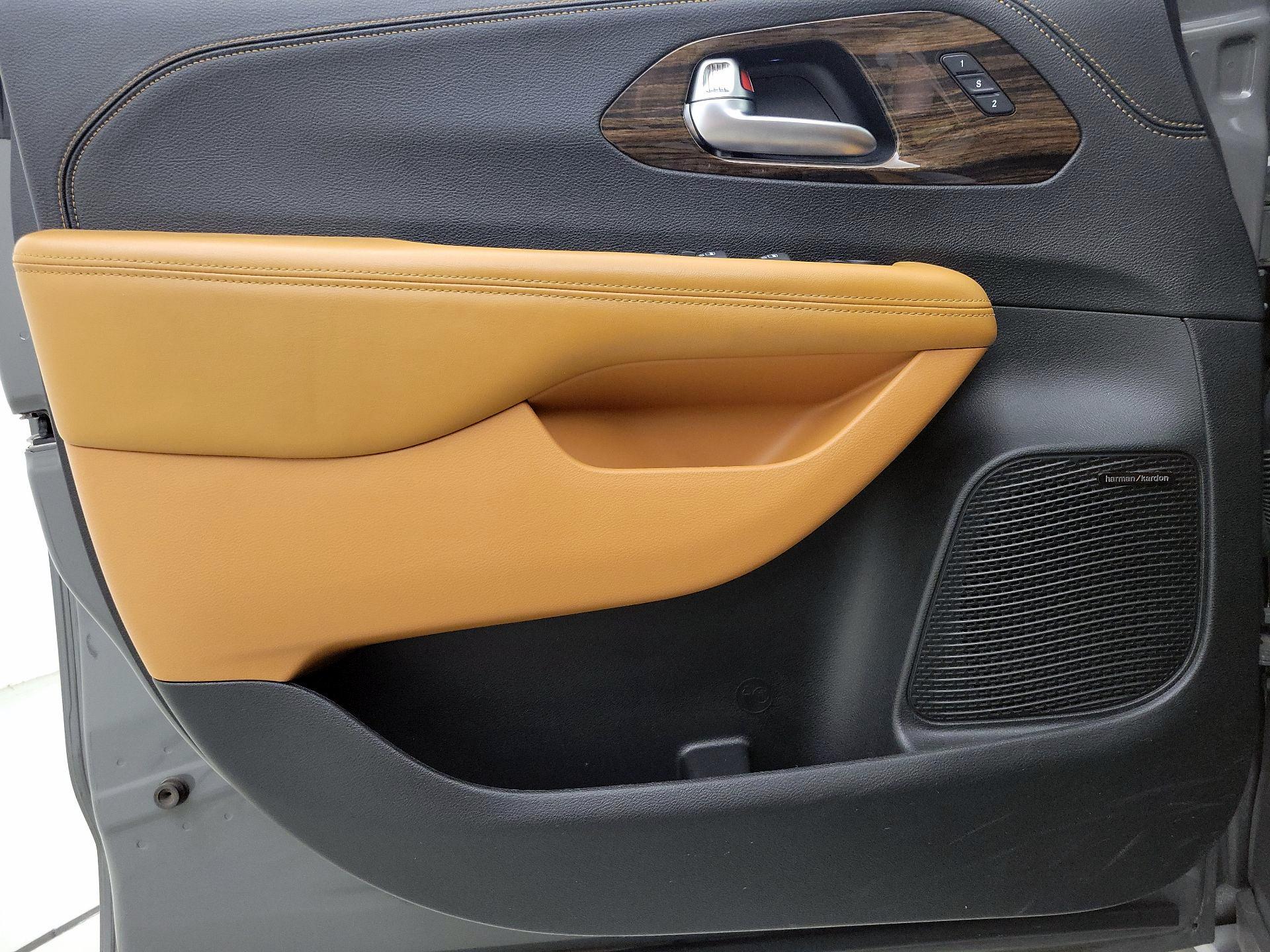 Thumbnail: 2023 Chrysler Pacifica - 12