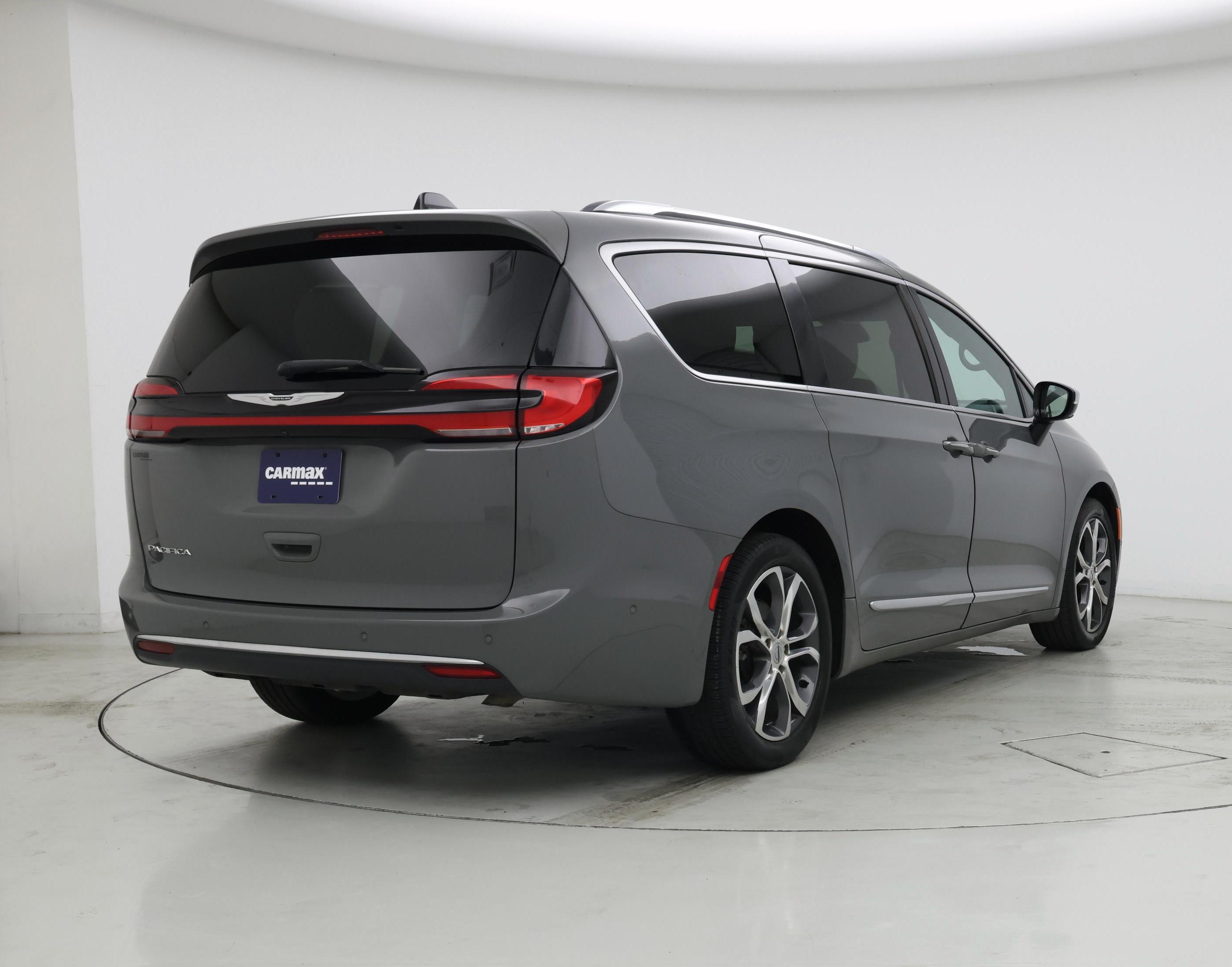 Thumbnail: 2023 Chrysler Pacifica - 8