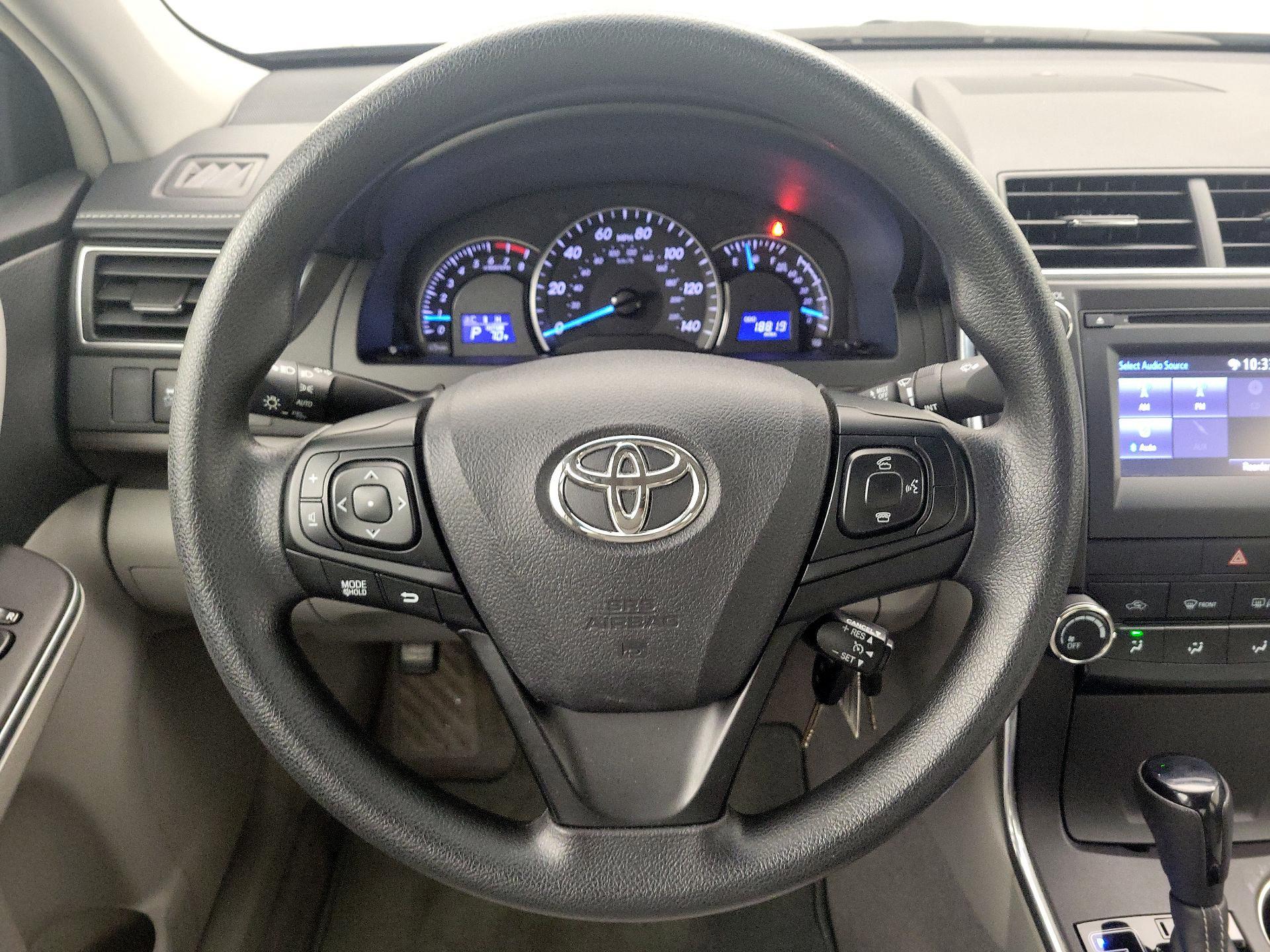 Thumbnail: 2015 Toyota Camry - 10