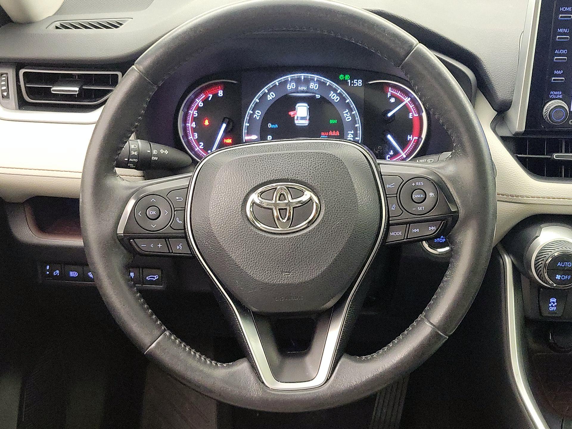 Thumbnail: 2019 Toyota RAV4 - 10
