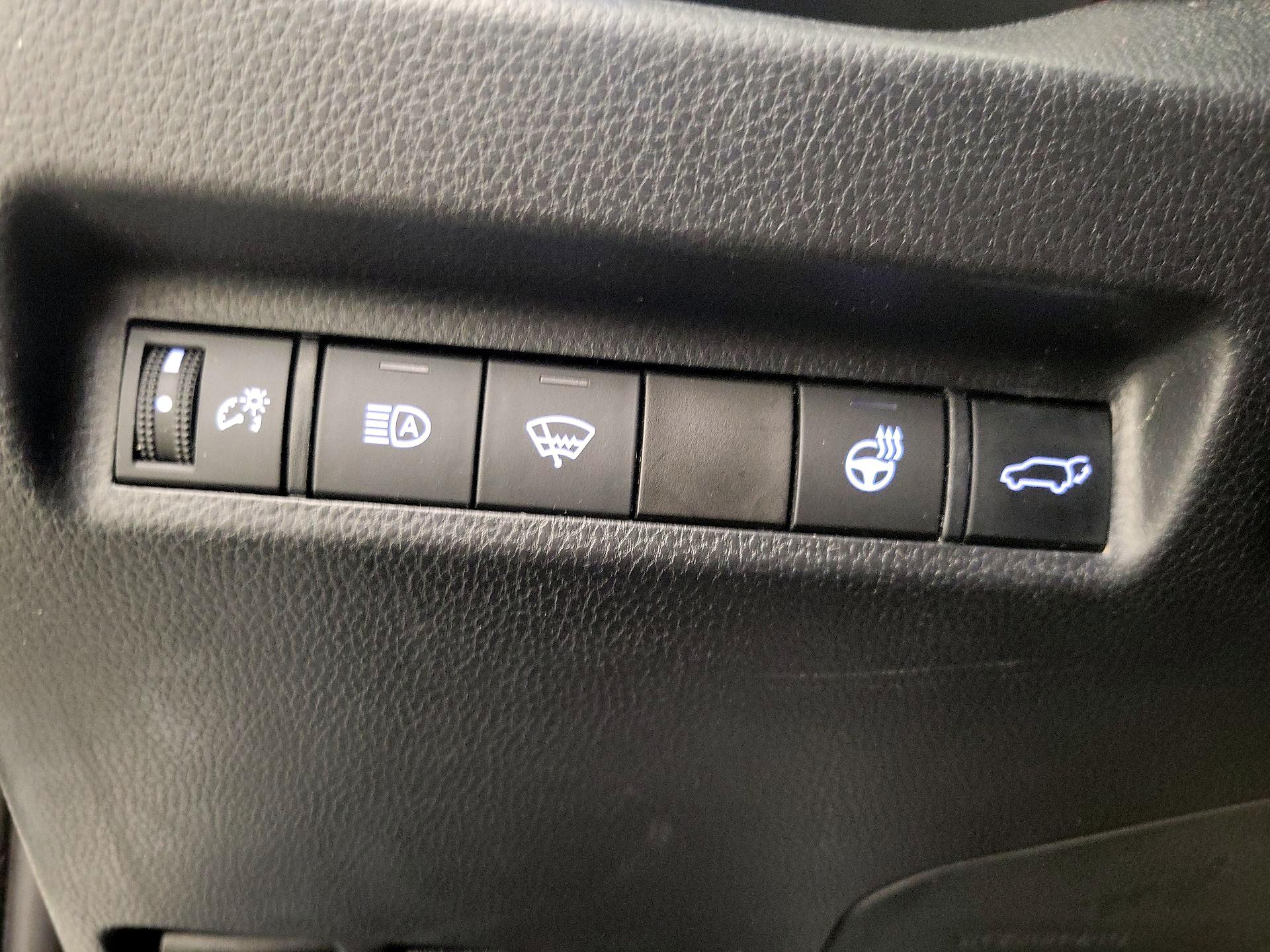 Thumbnail: 2019 Toyota RAV4 - 13