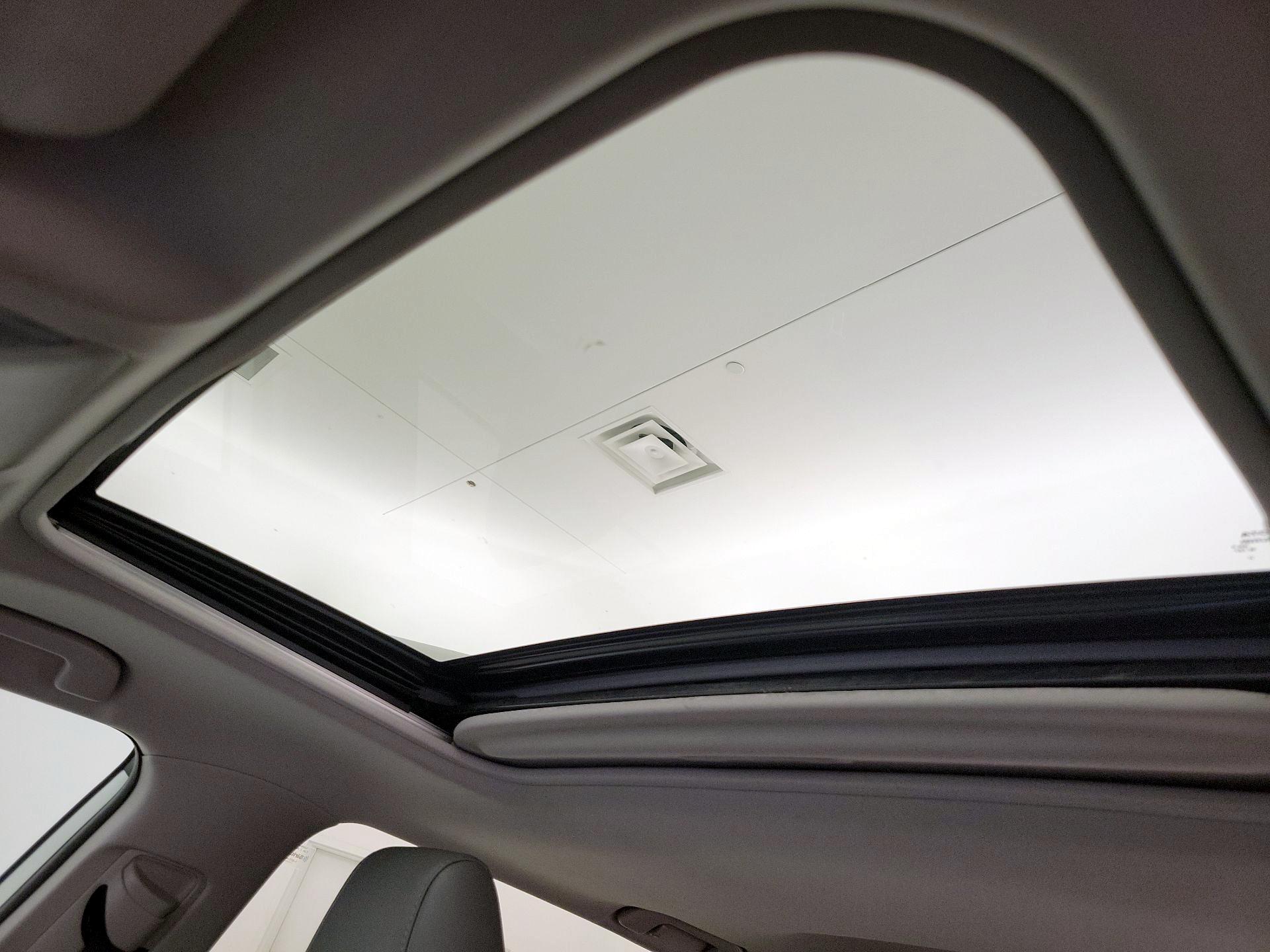 Thumbnail: 2019 Toyota RAV4 - 20