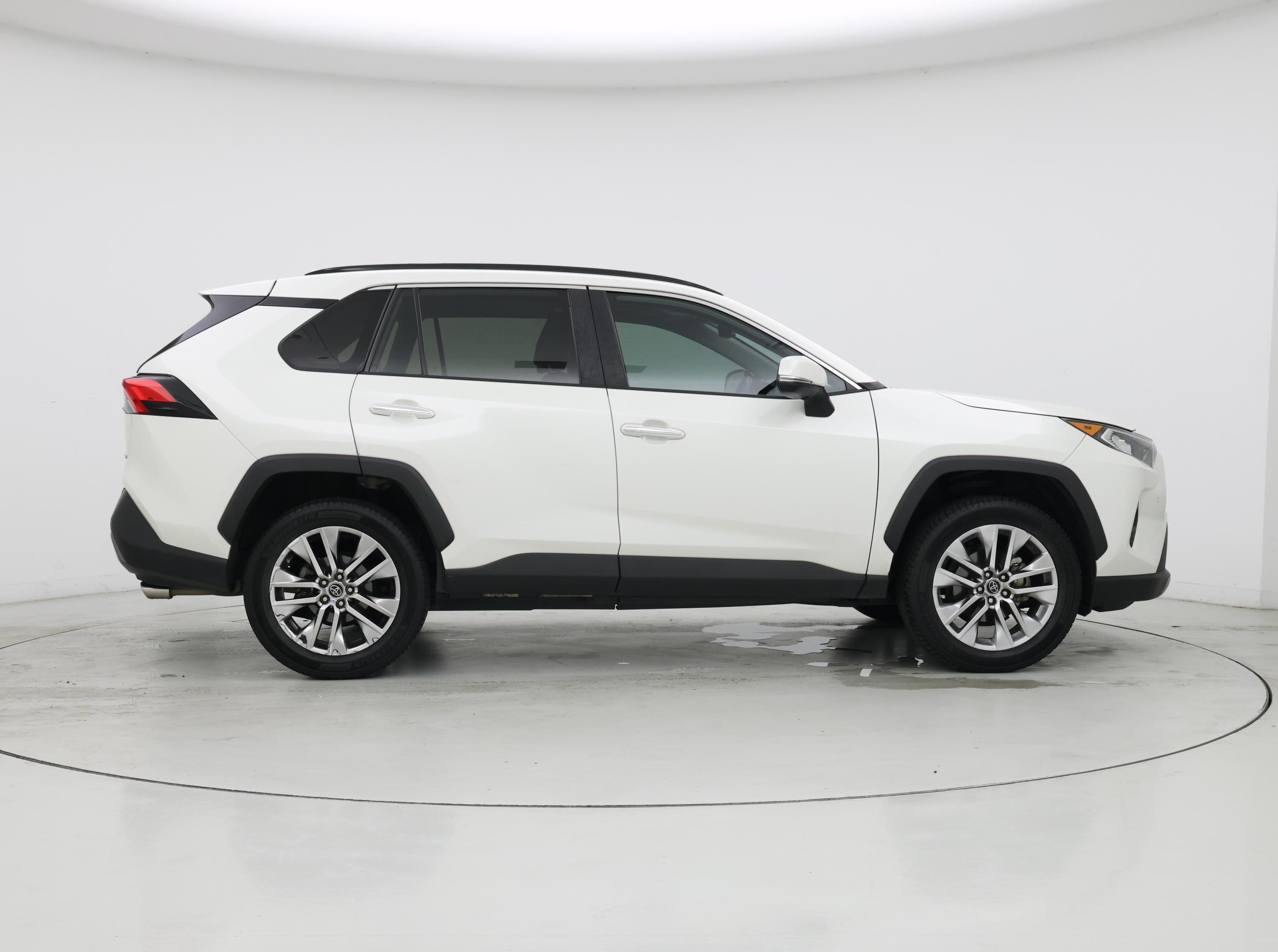 Thumbnail: 2019 Toyota RAV4 - 7