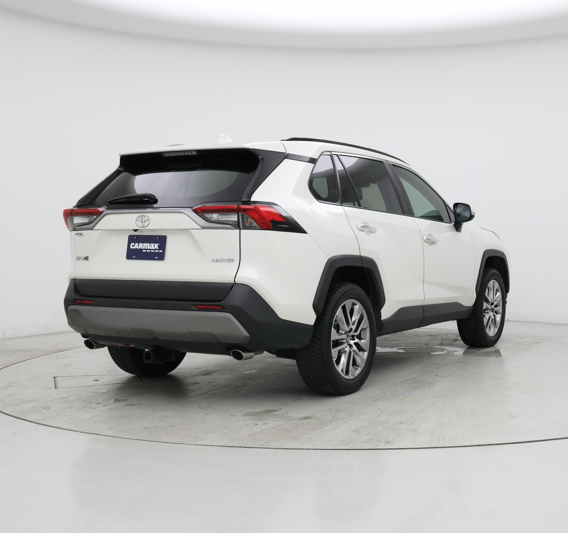 Thumbnail: 2019 Toyota RAV4 - 8