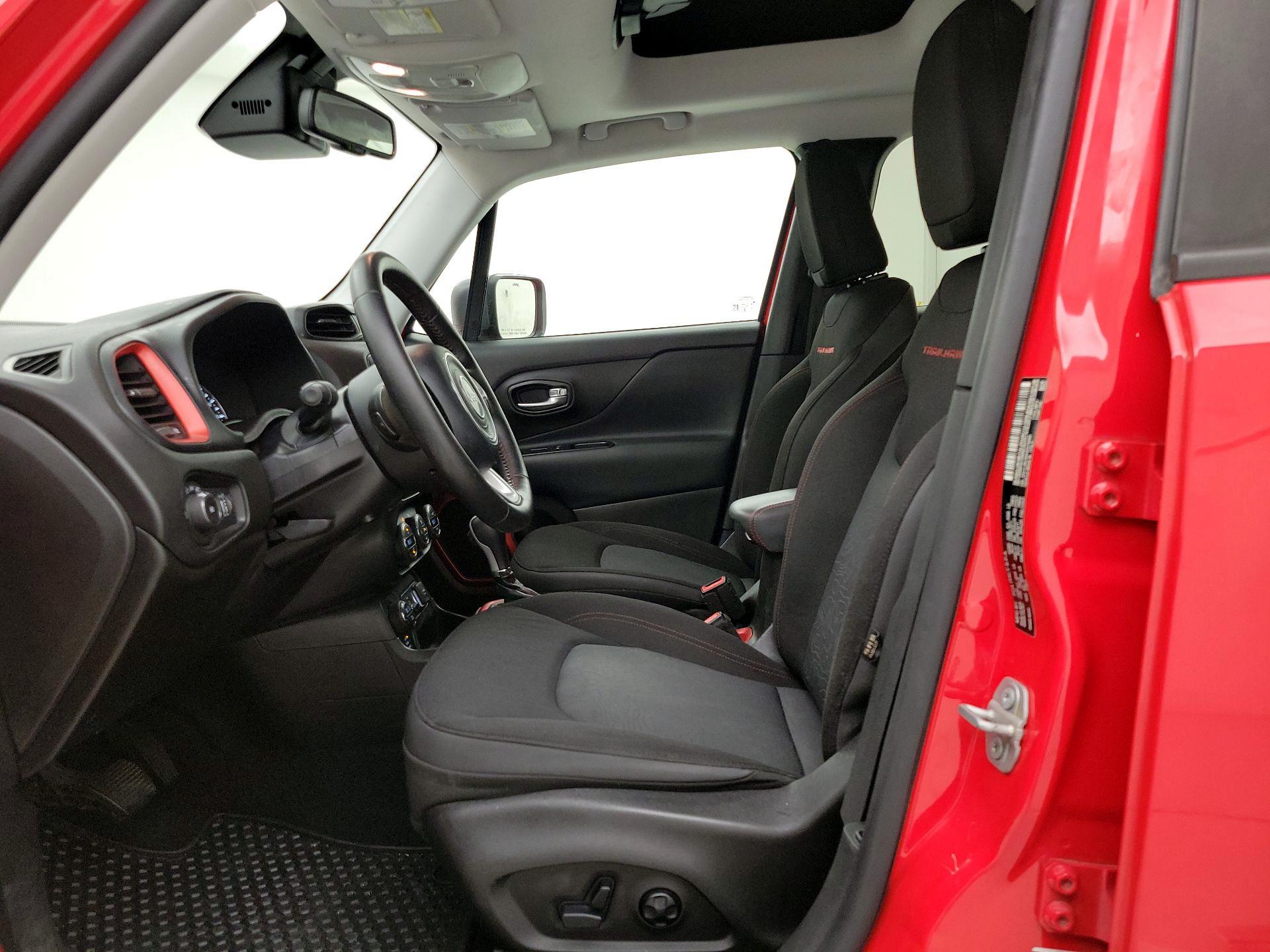 Thumbnail: 2017 Jeep Renegade - 11