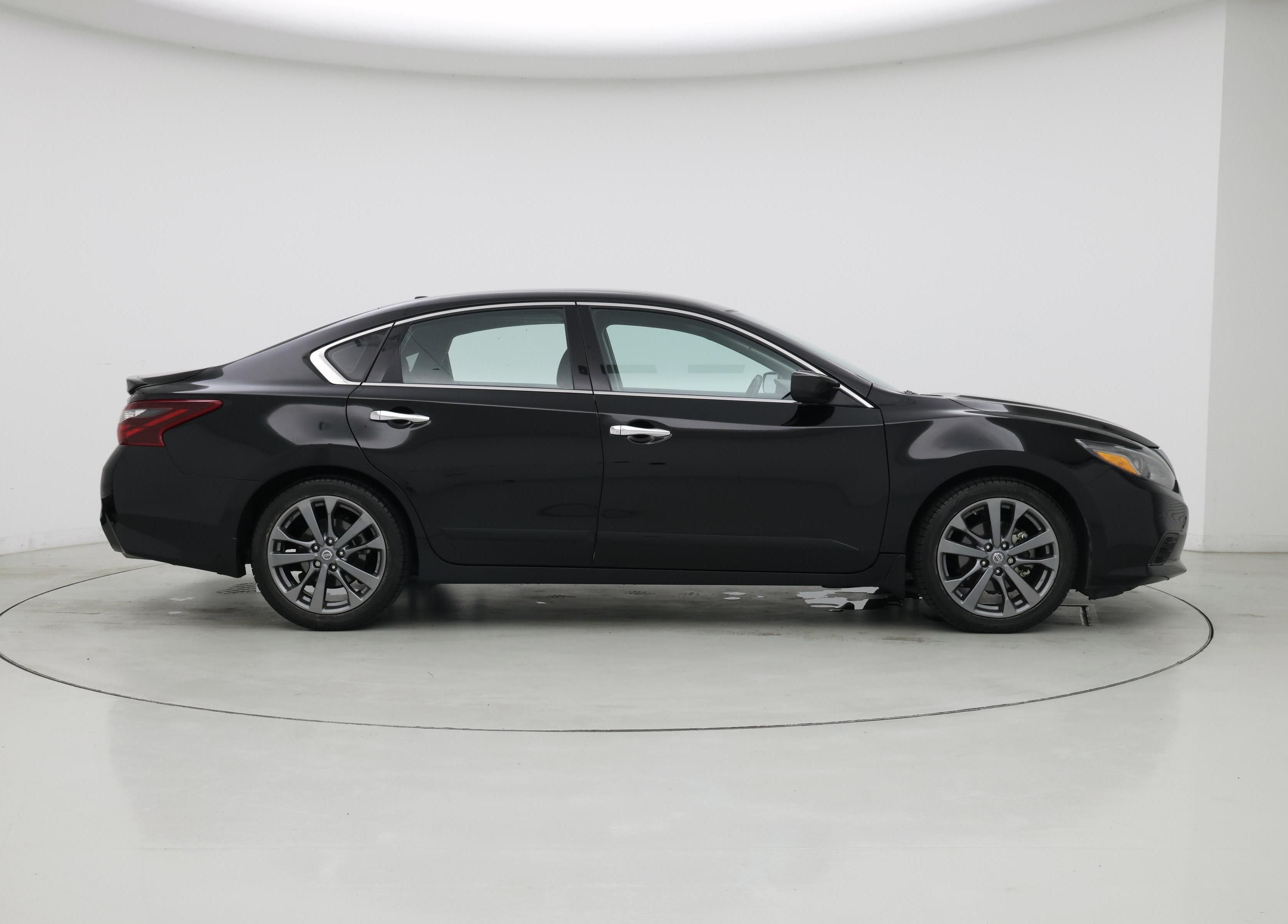 Thumbnail: 2018 Nissan Altima - 7