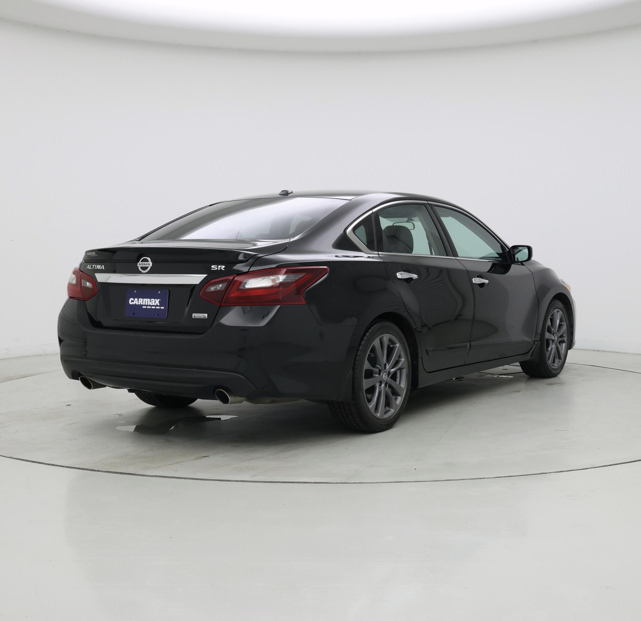 Thumbnail: 2018 Nissan Altima - 8
