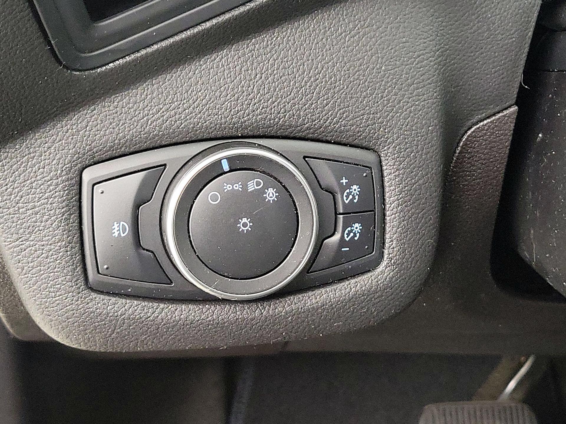 Thumbnail: 2015 Ford C-Max - 13